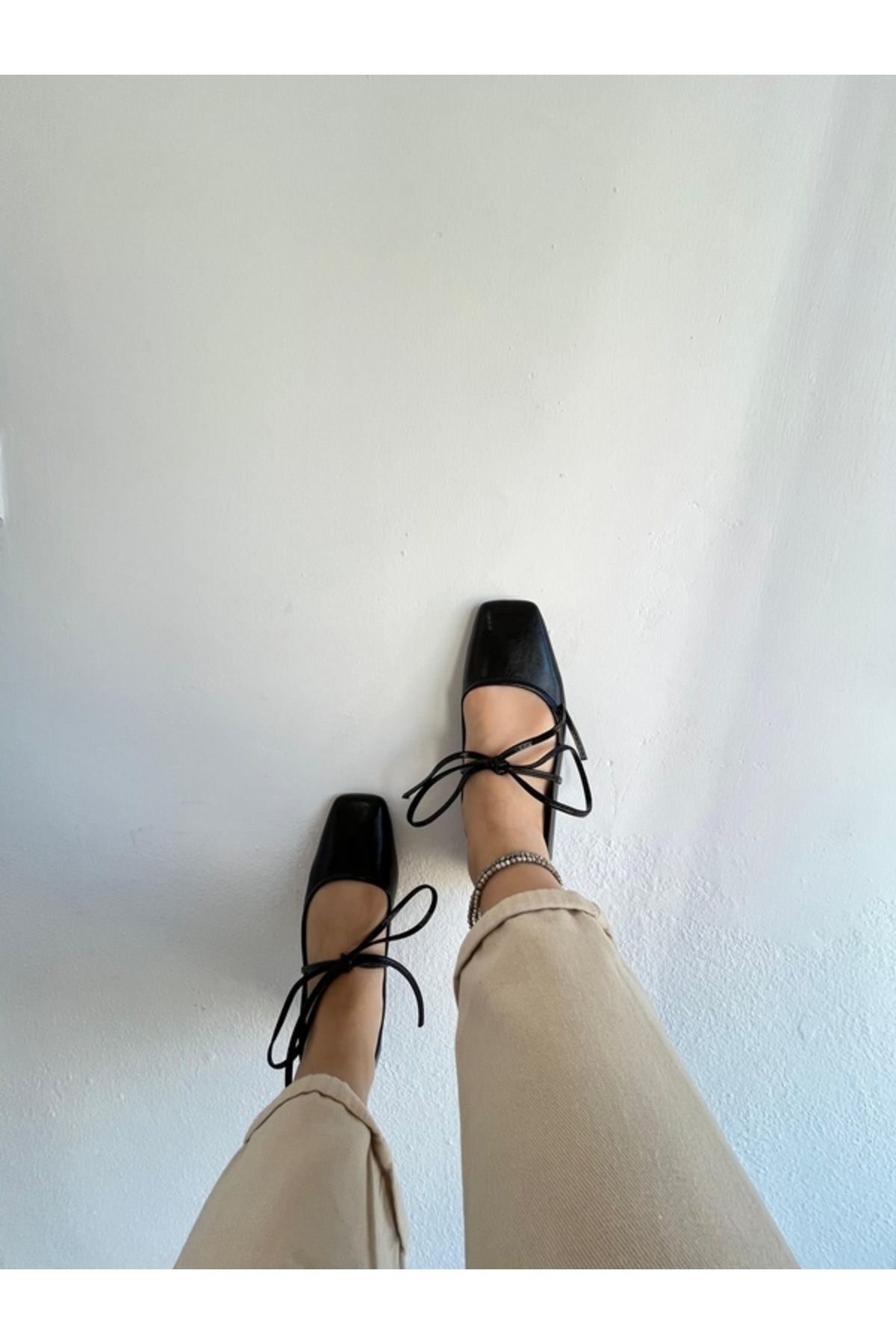 BPSHOES KÜT BURUN İP DETAYLI SİYAH BABET