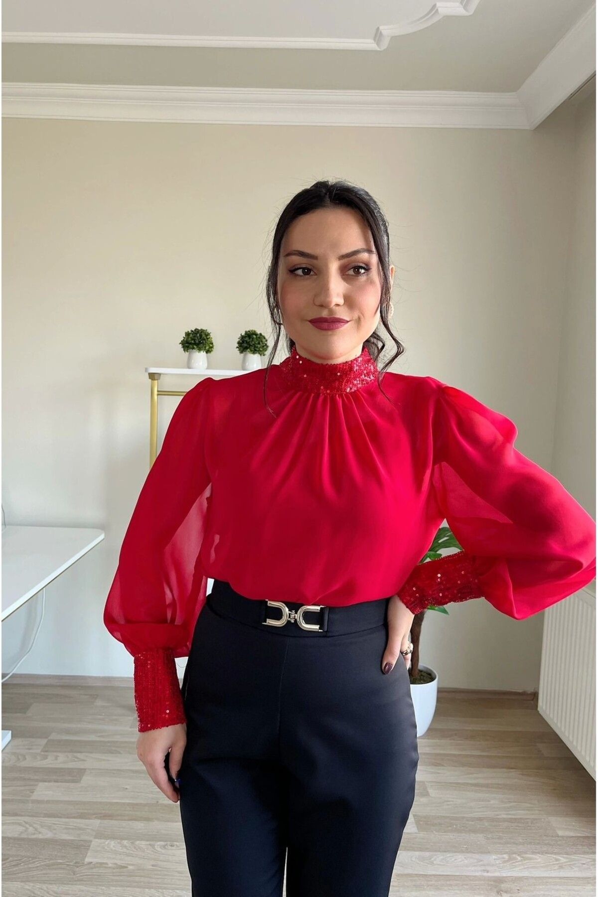 olina boutique Payet Detaylı Bluz Şifon Bluz