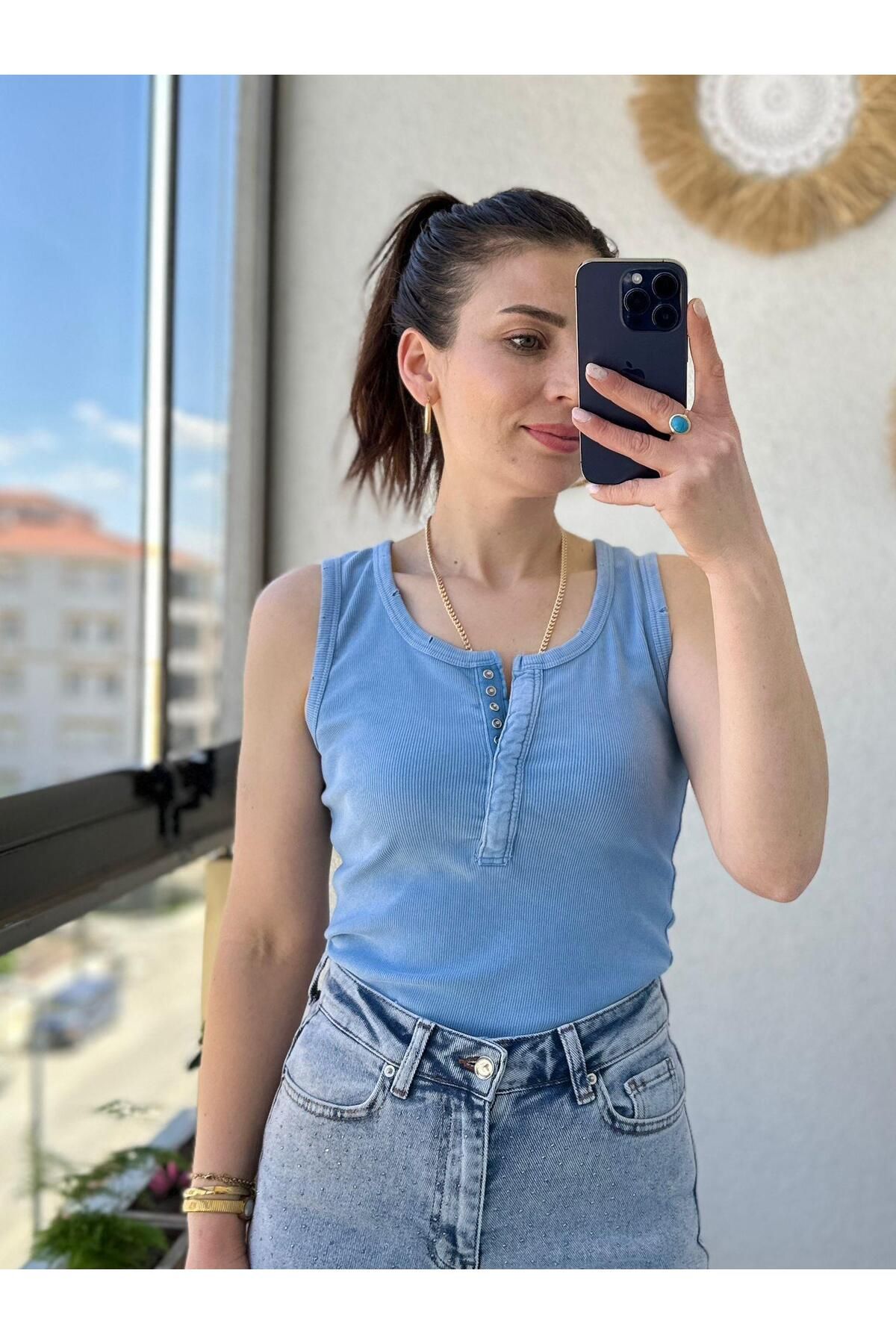 TUNAM BUTİK ESKİTME VE ÇIT DETAYLI FİTİLLİ ATLET