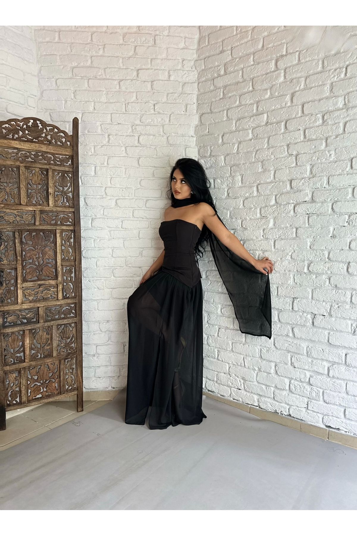 moneta boutique Kadın Fularlı Straplez Tül Uzun Tasarım Elbise