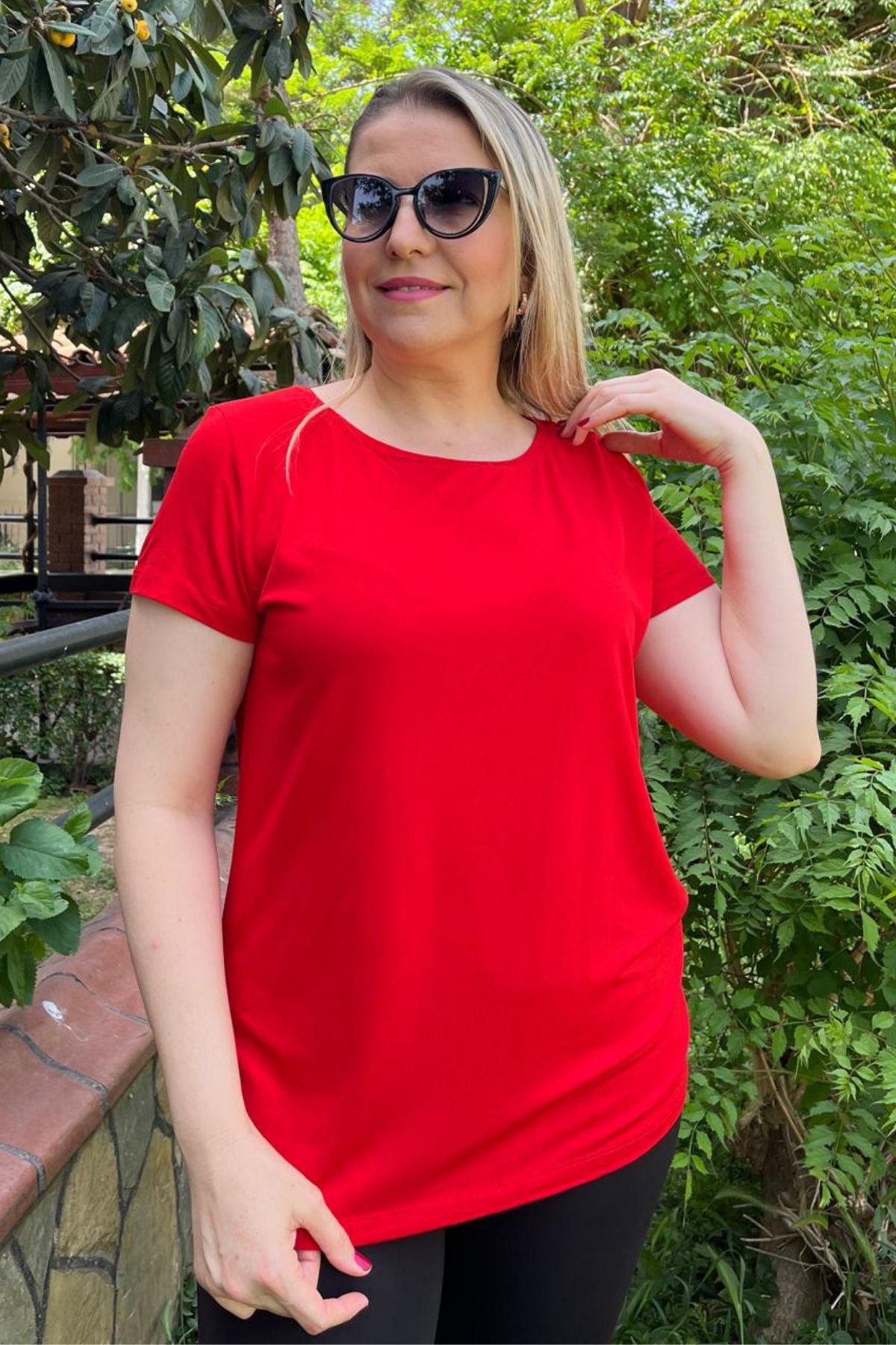 Paw Garage Kadın Büyük Beden Geniş Yaka Tişört, %100 Pamuklu Terletmez Yazlık Kumaş, Curve T-shirt