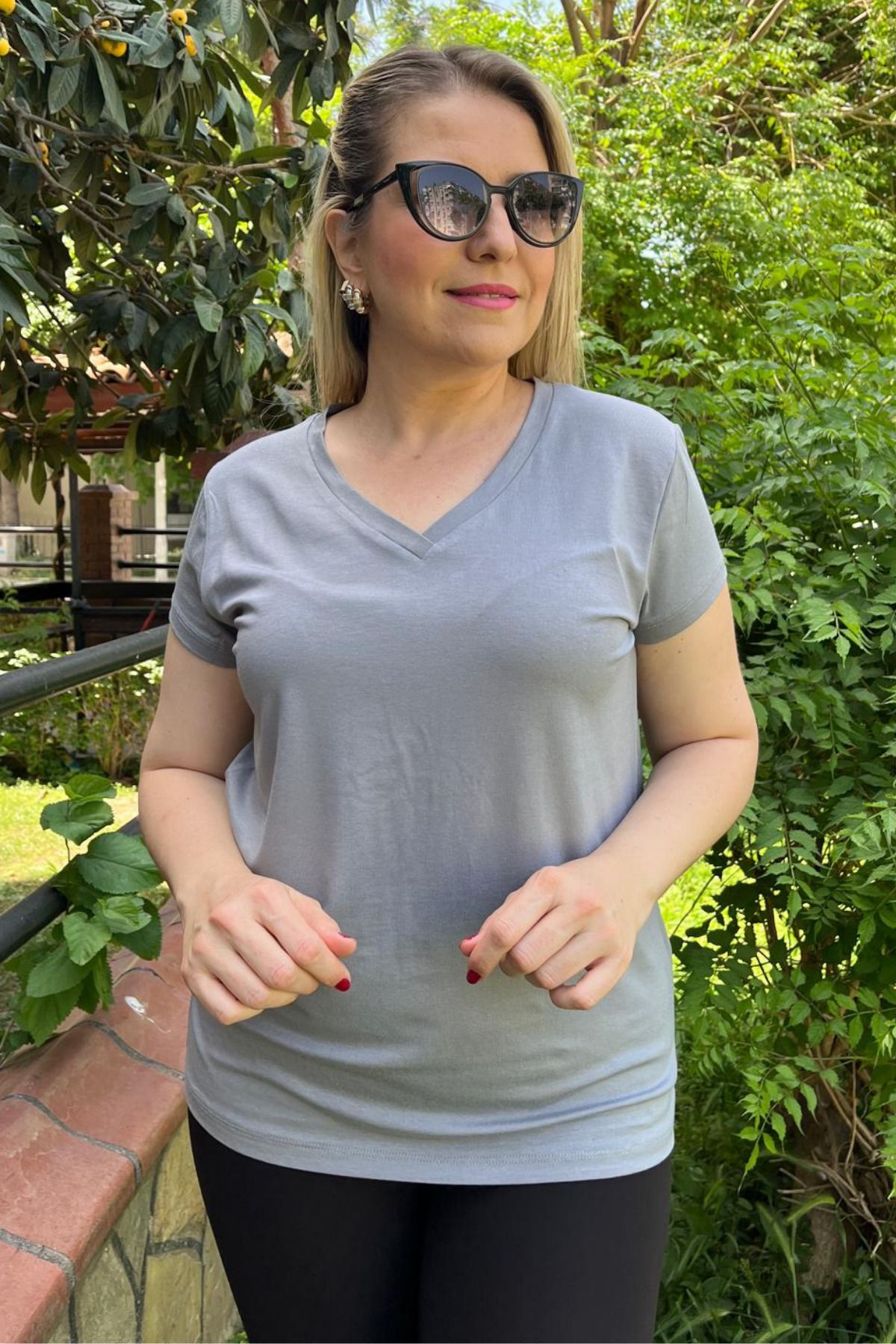 Paw Garage Kadın Büyük Beden İnce V Yaka Tişört, %100 Pamuklu Terletmez Yazlık Kumaş, Curve T-shirt