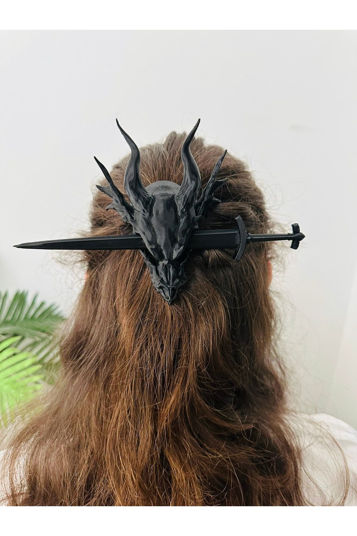 The Miamo Gotik Siyah Ejderha Kafası Kılıç Detaylı 3D Saç Tokası Kadın Aksesuar