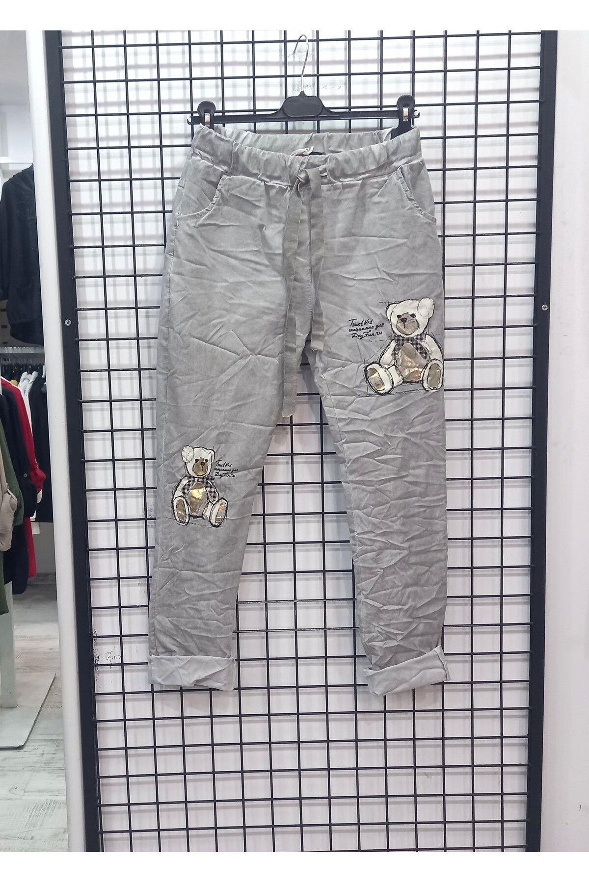 Butik Şans Ayıcık Figür Baskılı Cep Detaylı Likralı İtalyan Pantolon