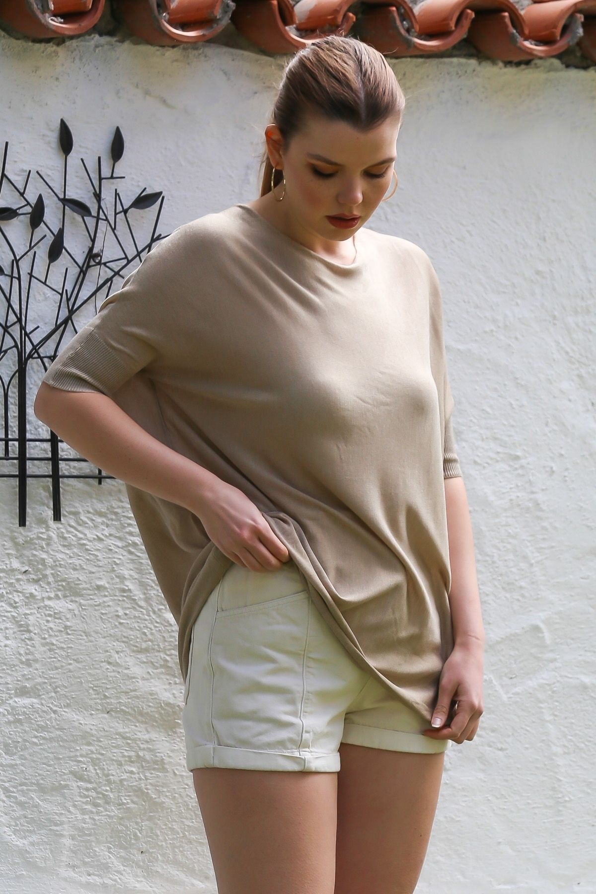 Chiccy Koyu Bej Yuvarlak Yaka Kısa Kol İnce Casual Oversize Triko Bluz 75 75