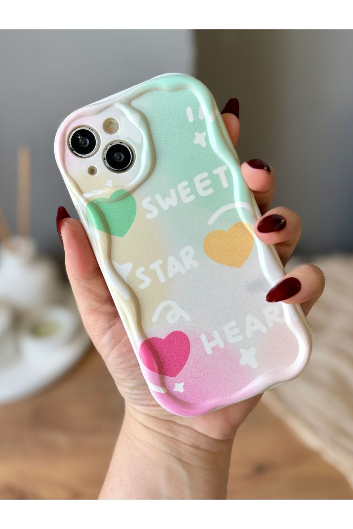 MirazTasarim IPHONE 13 RENKLİ KALPLİ EKRU RENK KILIF