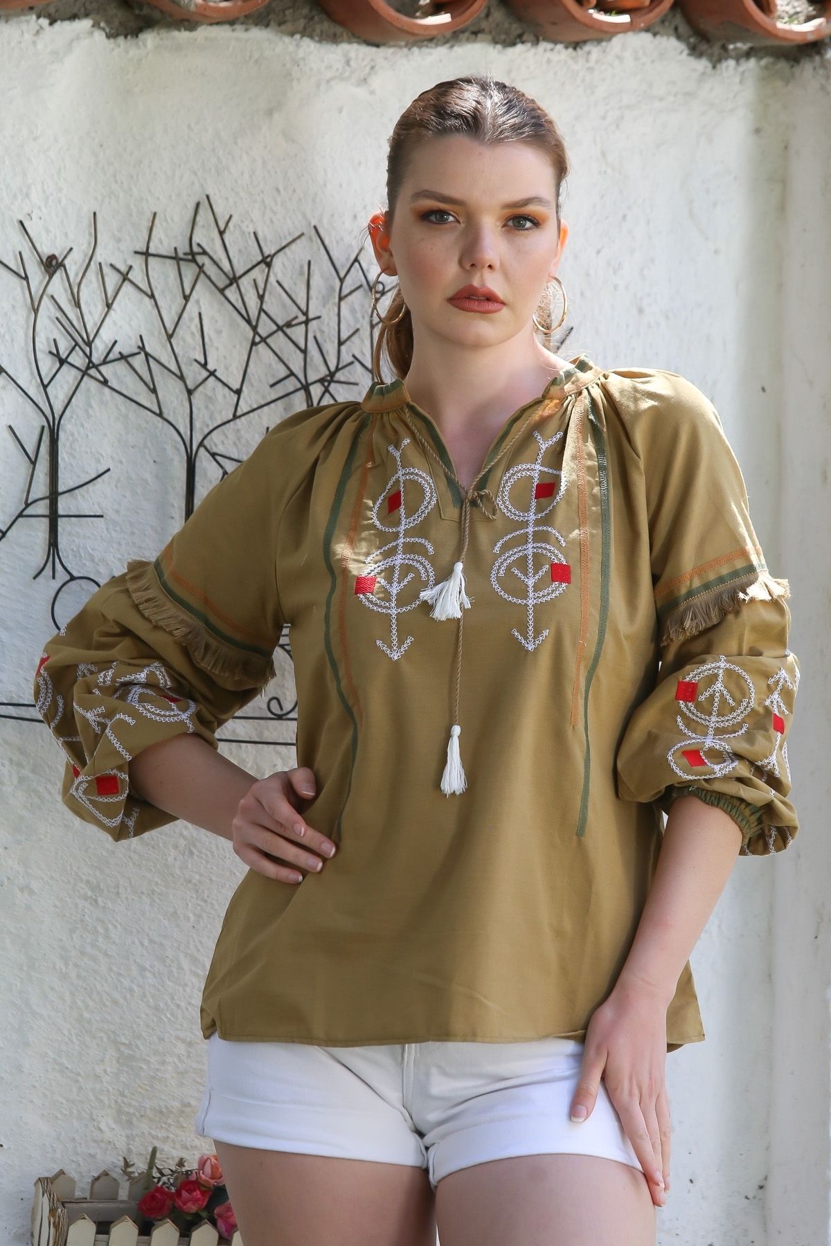Chiccy Hardal Rengi Yuvarlak Yaka Balon Kol Bağlamalı Nakışlı Casual Dokuma Bluz 65 52