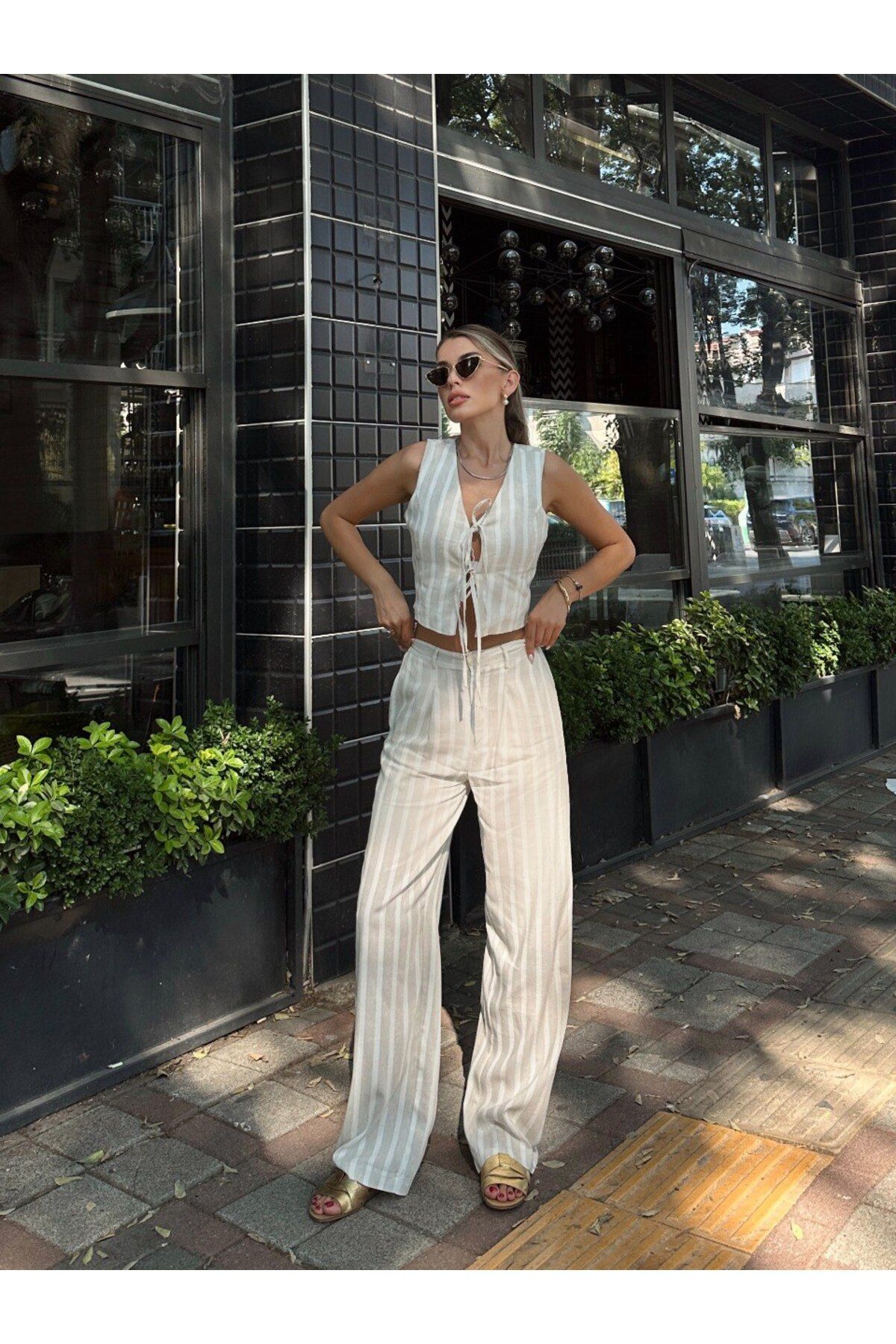 Melike Bakar Boutique Keten Görünümlü Çizgili Yelek Pantolon Takım