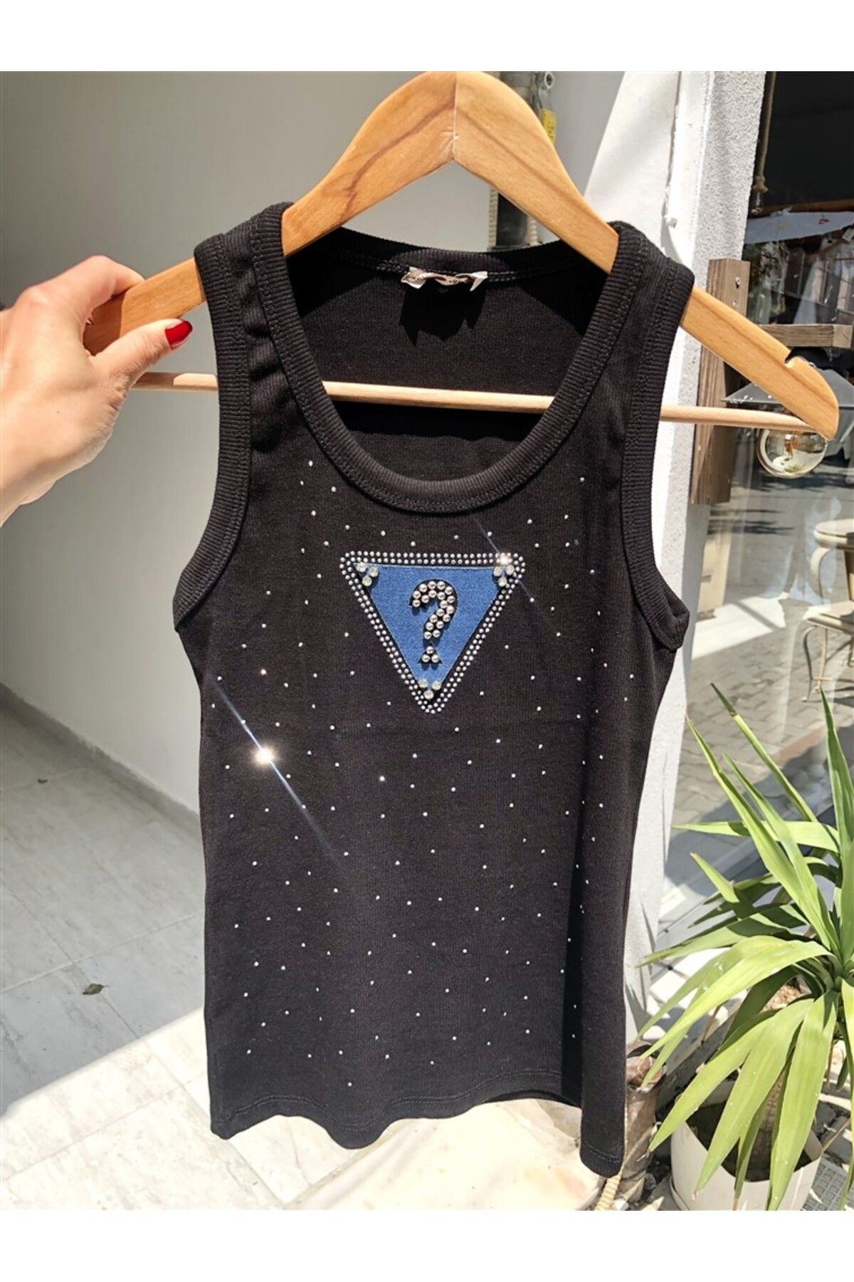 Gözde Tasarım Butik KADIN BEYAZ RENK BİSİKLET YAKALI HALTER KESİM KOLSUZ TAŞLI FİTİLLİ BODY BLUZ