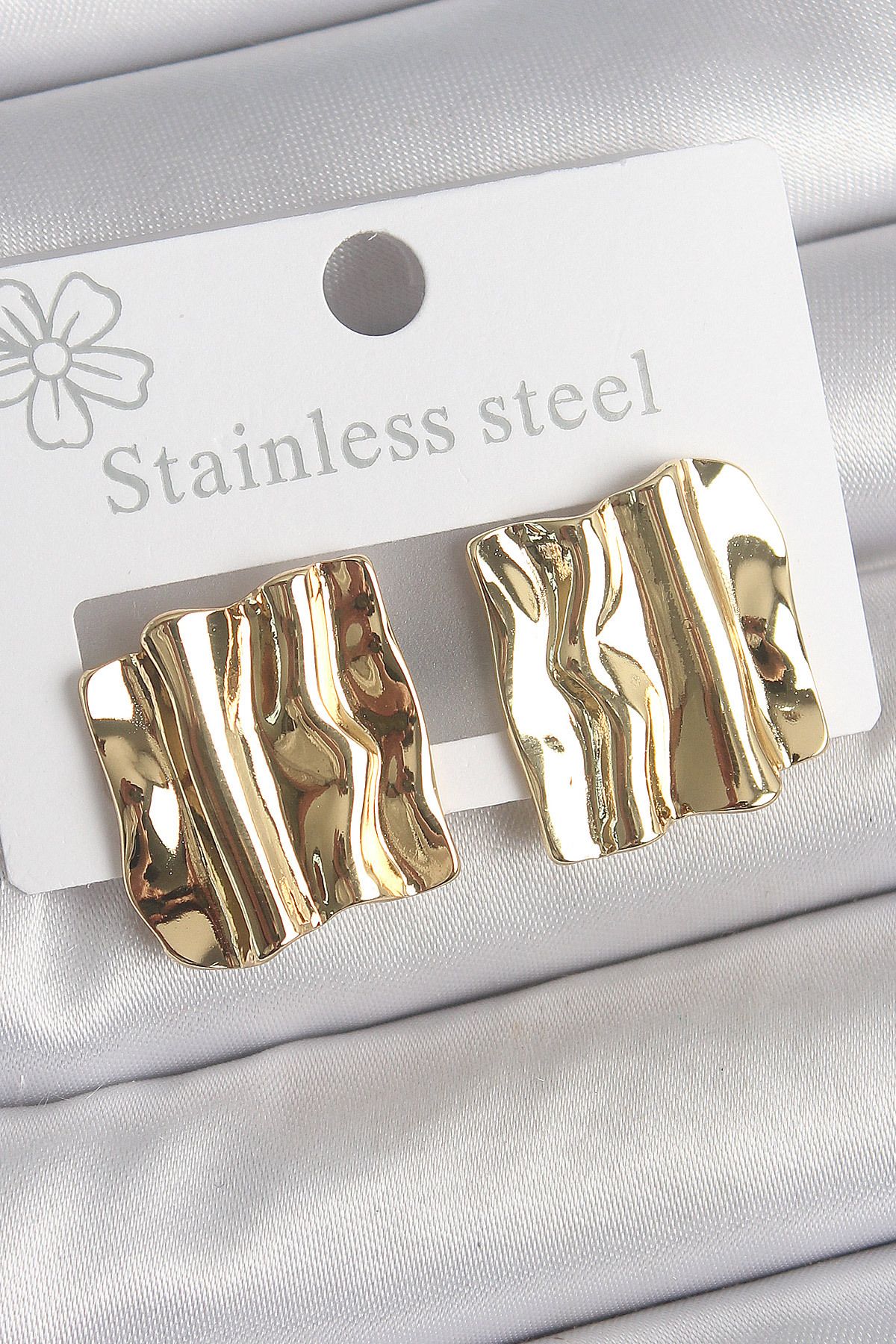 STYLE OF CARMEN 316 Çelik Gold Renk Dalgalı Plaka Model Kadın Küpe