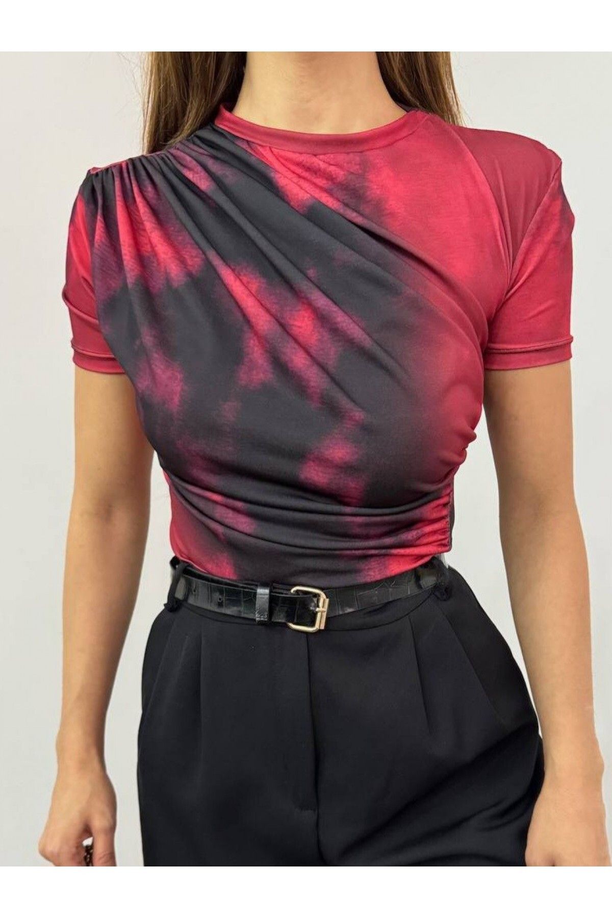MissRunin Bel Omuz Büzgülü Batik Baskı Sendy Bluz