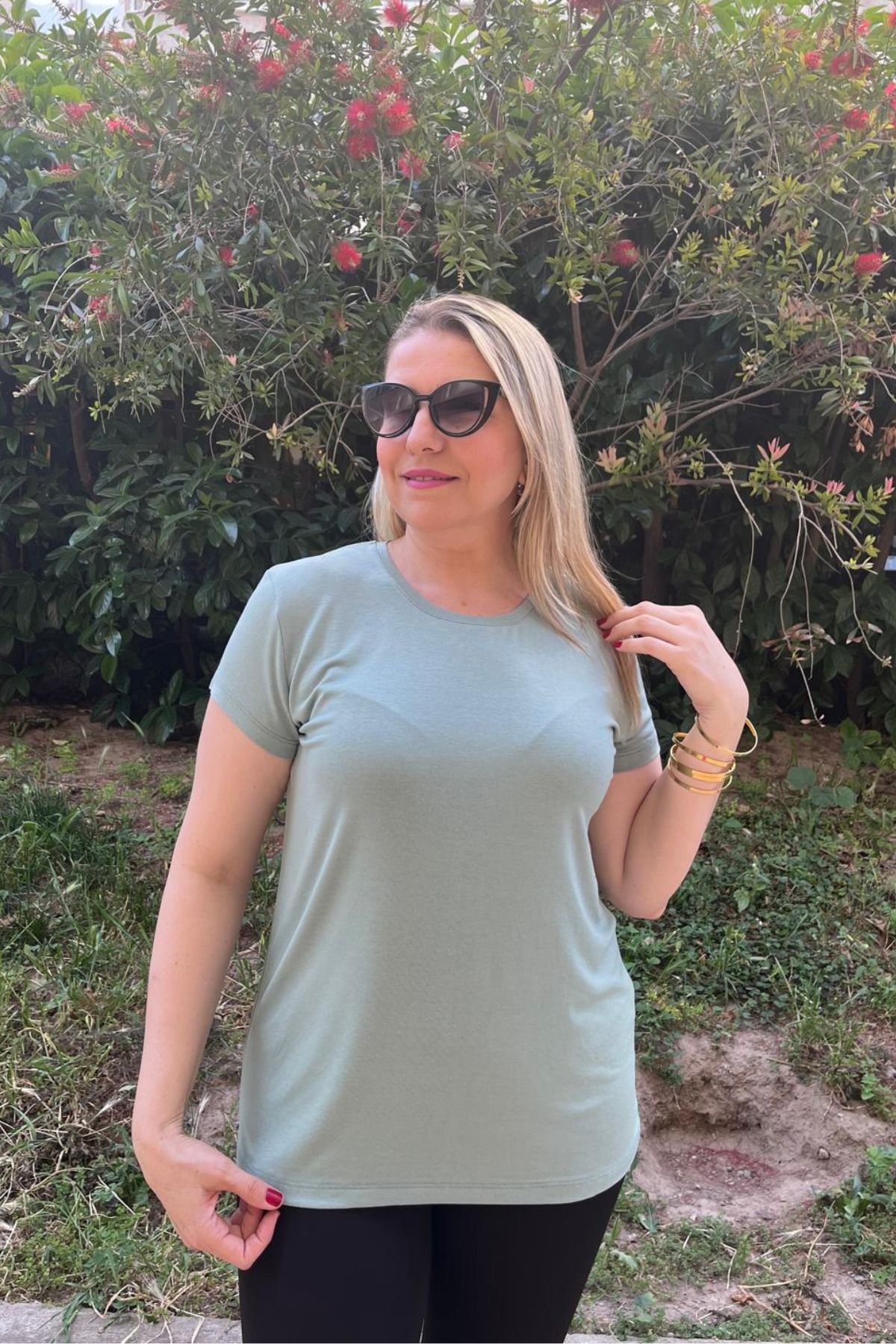 Paw Garage Kadın Büyük Beden Oval Yaka Tişört, %100 Pamuklu Terletmez Yazlık Kumaş, Curve T-shirt