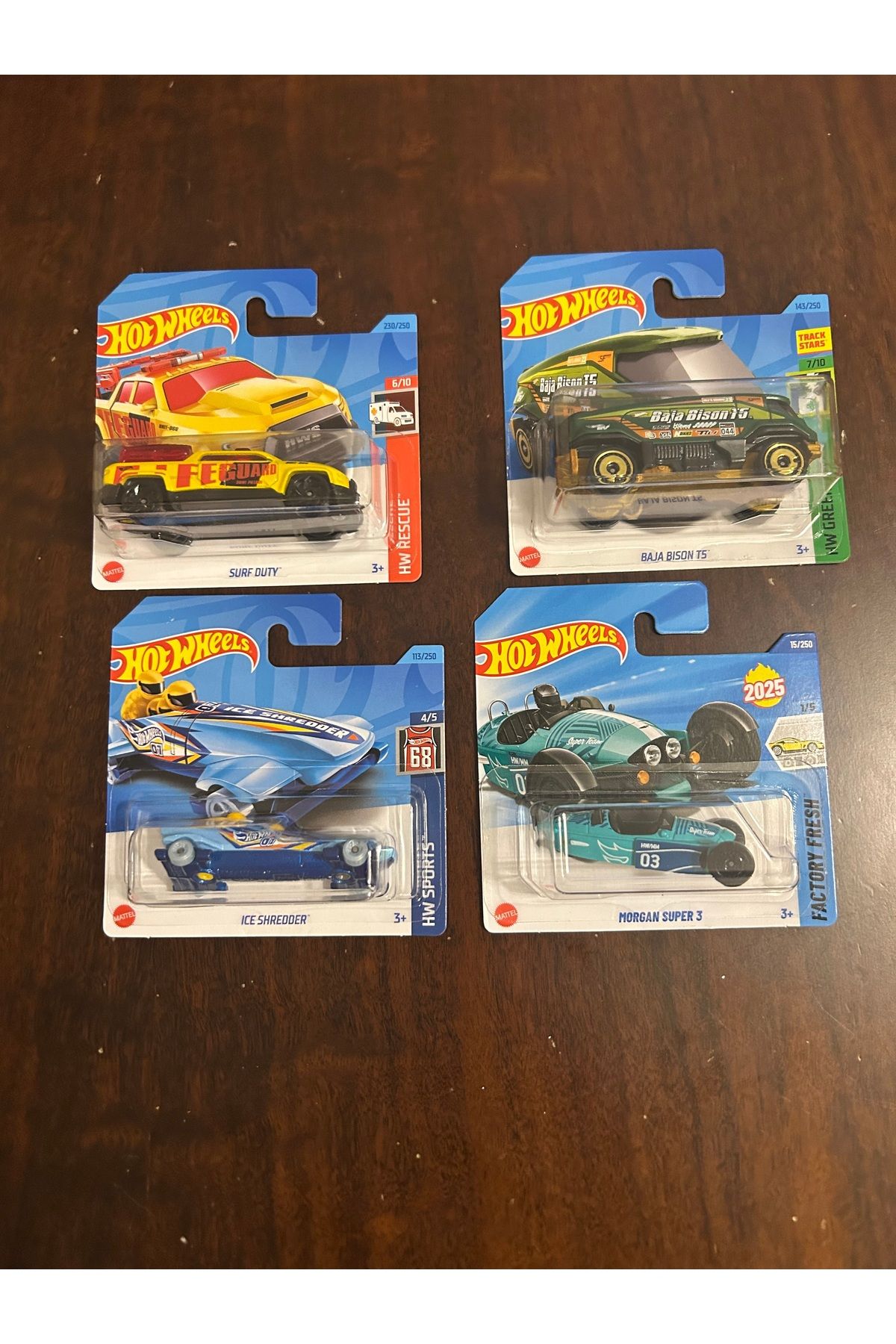 Hotwhells Hotwheels karışık 4 lü
