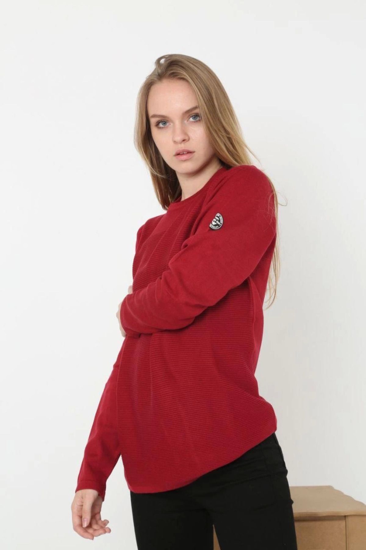 Pink Stil Kadın Biskilet Yaka Kolu Armalı - Kırmızı Pink Stil