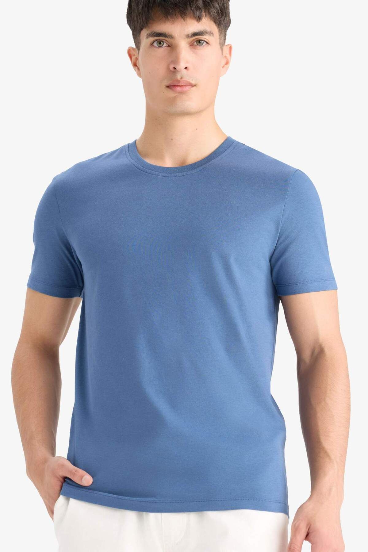 DeFacto Slim Fit Dar Kesim Bisiklet Yaka Kısa Kollu Tişört E2635AX25SM