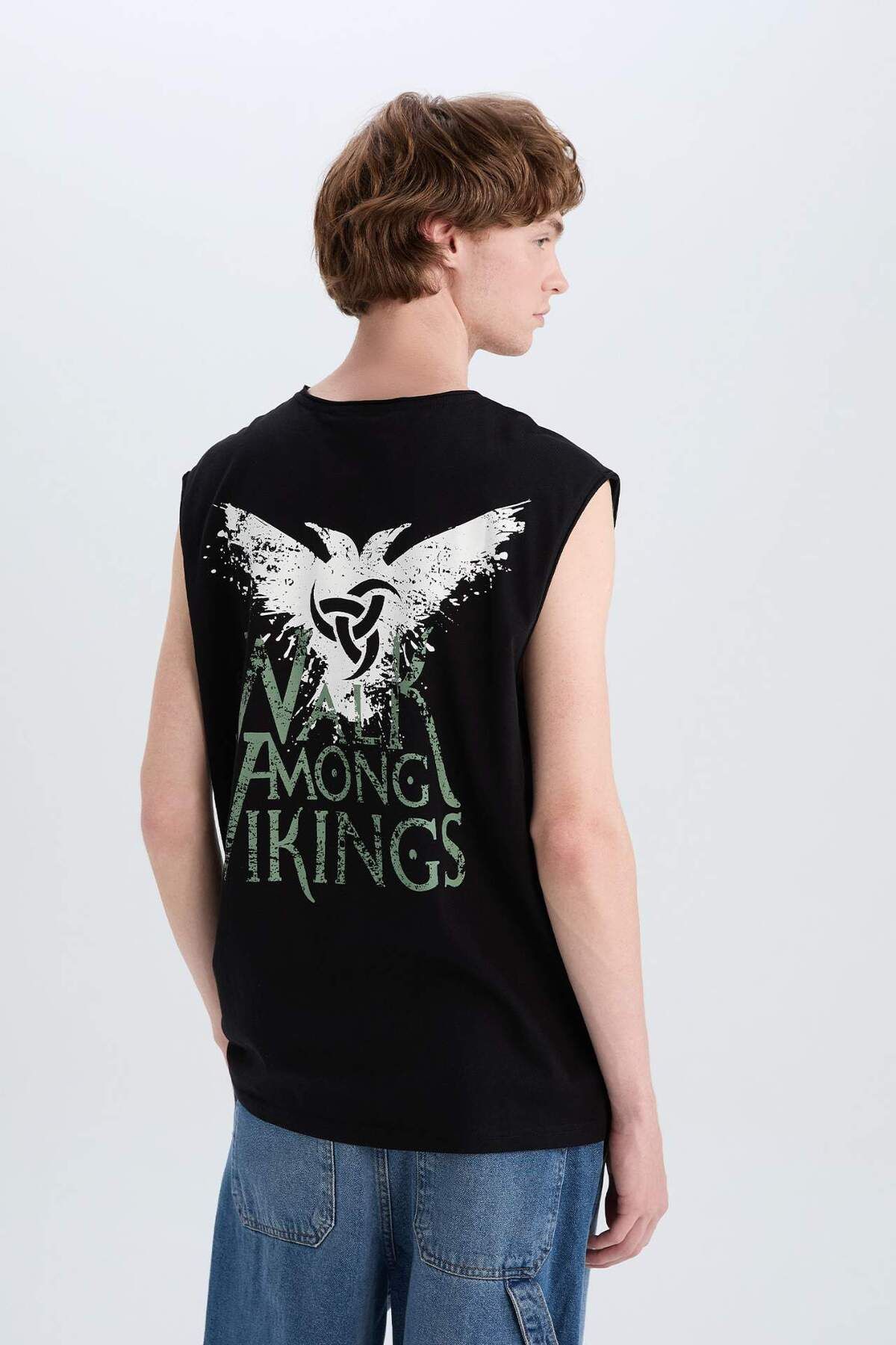 DeFacto %100 Pamuk Vikings Valhalla Boxy Fit Sırt Baskılı Bisiklet Yaka Atlet E3320AX25SM