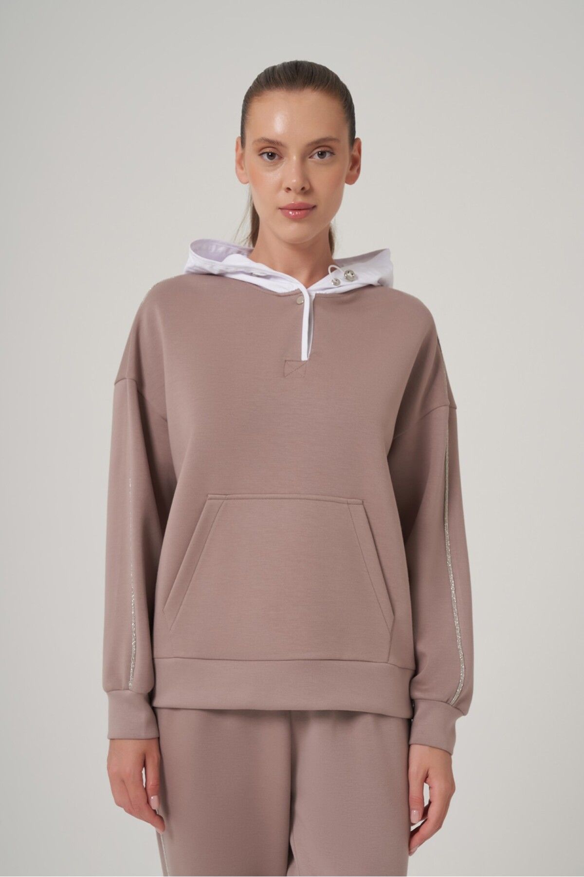 UTOPIAN Kapüşonlu Taş Detaylı Sweatshirt