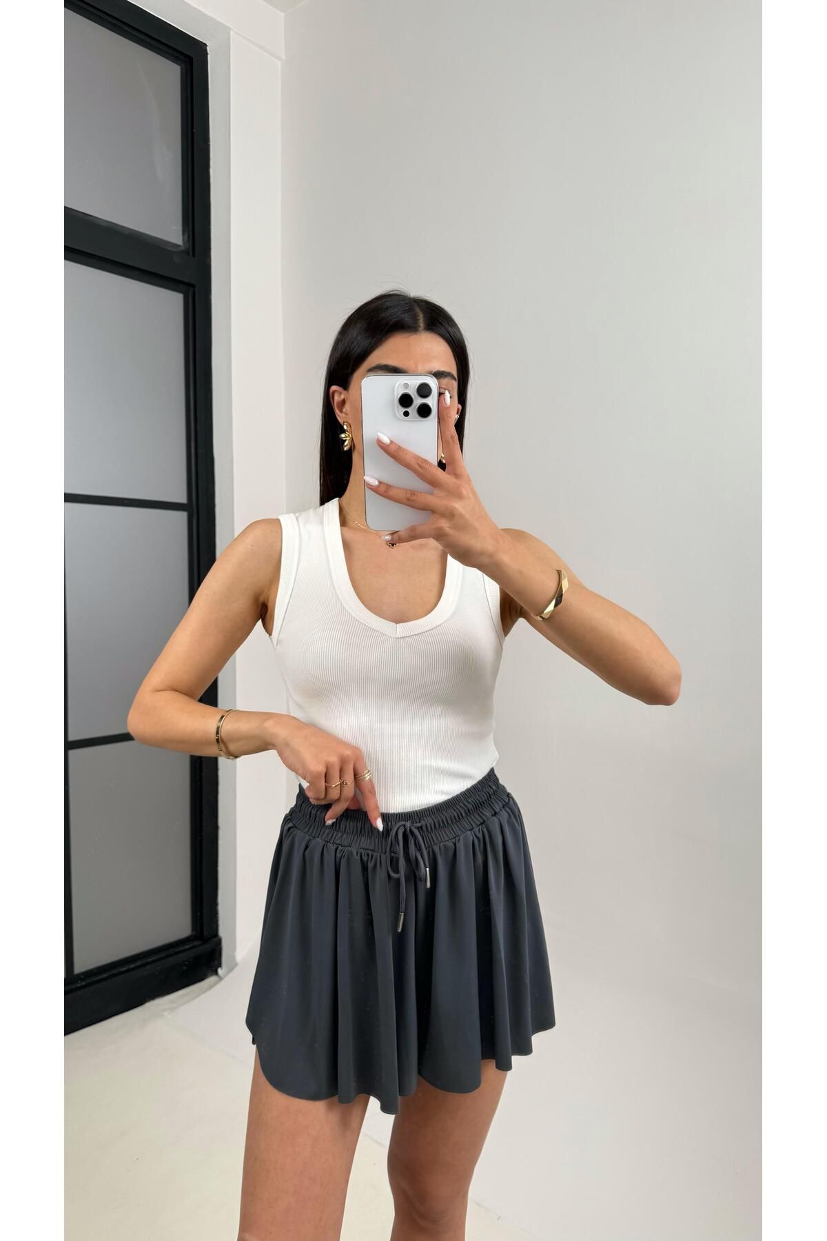 Gaus Antrasit Yan Yırtmaçlı Beli Lastikli Basic Şort Gaus00371
