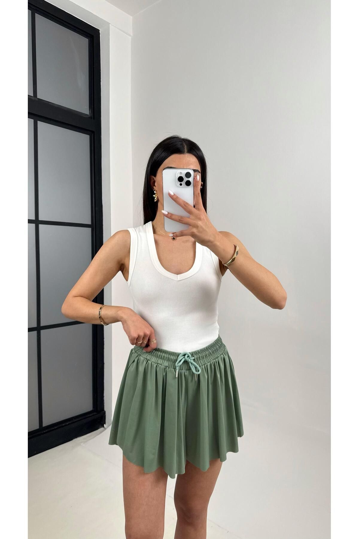 Gaus Haki Yan Yırtmaçlı Beli Lastikli Basic Şort Gaus00371