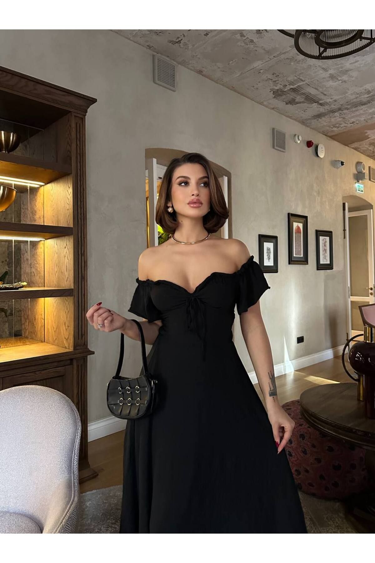 VİSKALİ Off-Shoulder Siyah Maxi Elbise