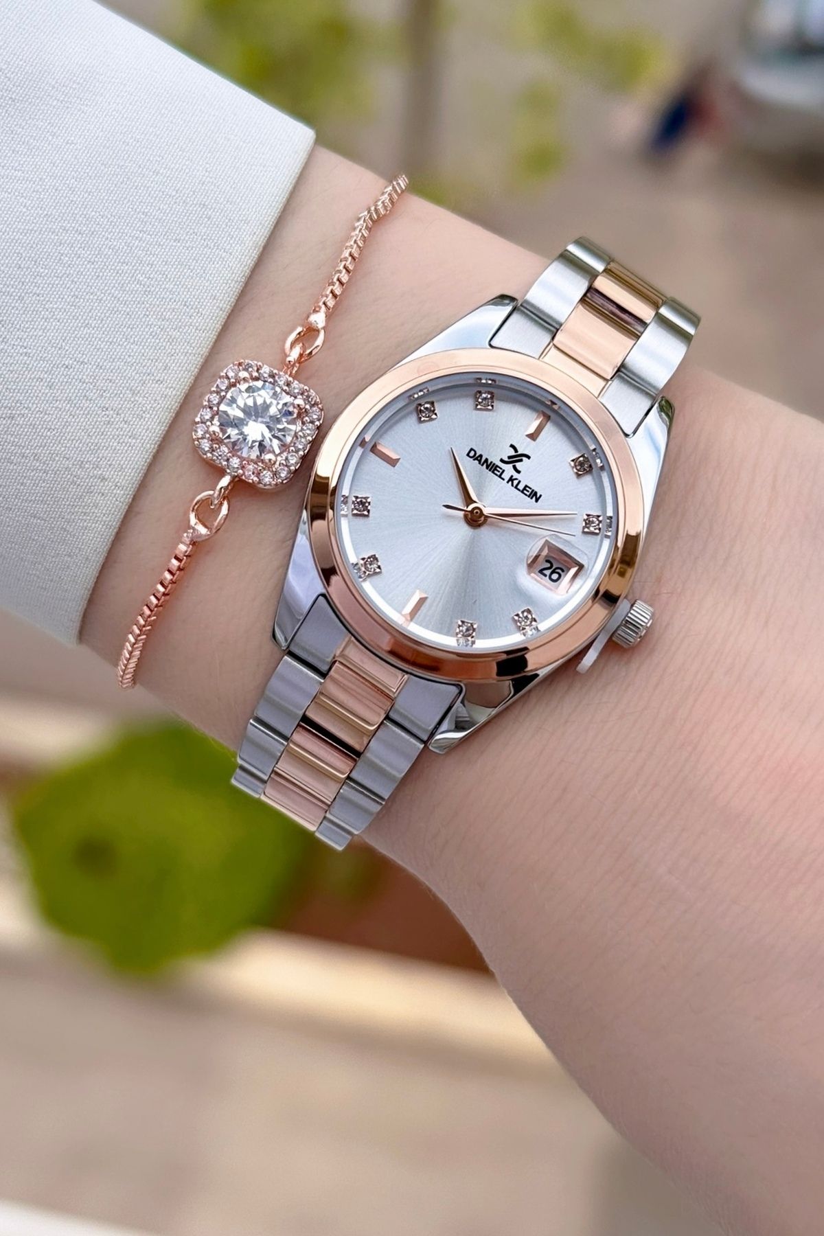 Daniel Klein Bakır Metalik Renk 2 Yıl Garantili 28 Mm Kadın Kol Saati Ve Bileklik