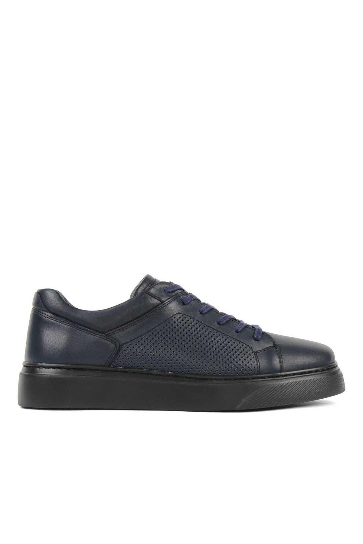 Celal Gültekin Erkek Lacivert Bağcıklı Kalın Tabanlı Deri Sneaker