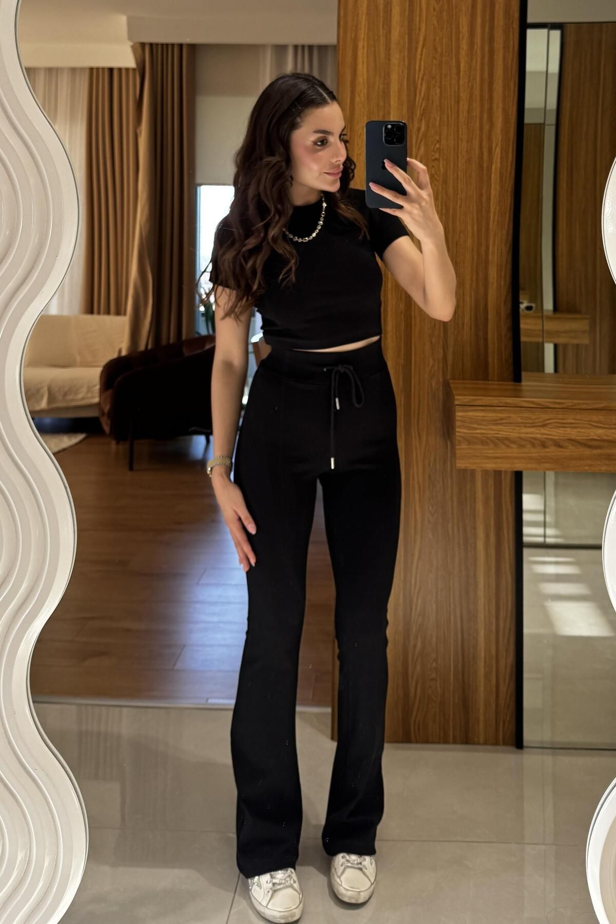 Gizem Ecemiş Taleva Siyah Spor Crop Takım