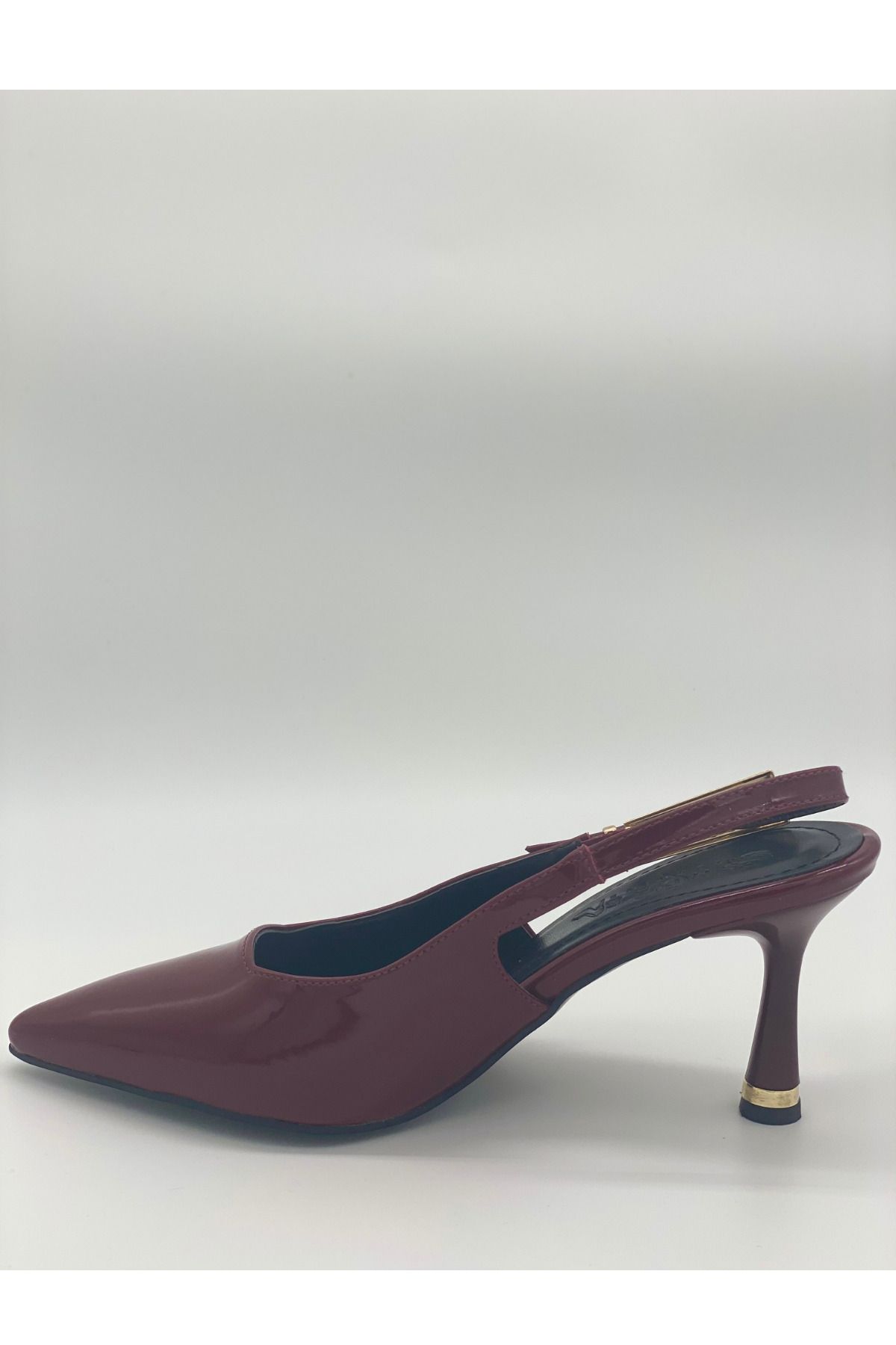 palatti shoes Kadın Rugan Topuklu Ayakkabı Sivri Burun Arkası Açık Toka Detaylı Stiletto