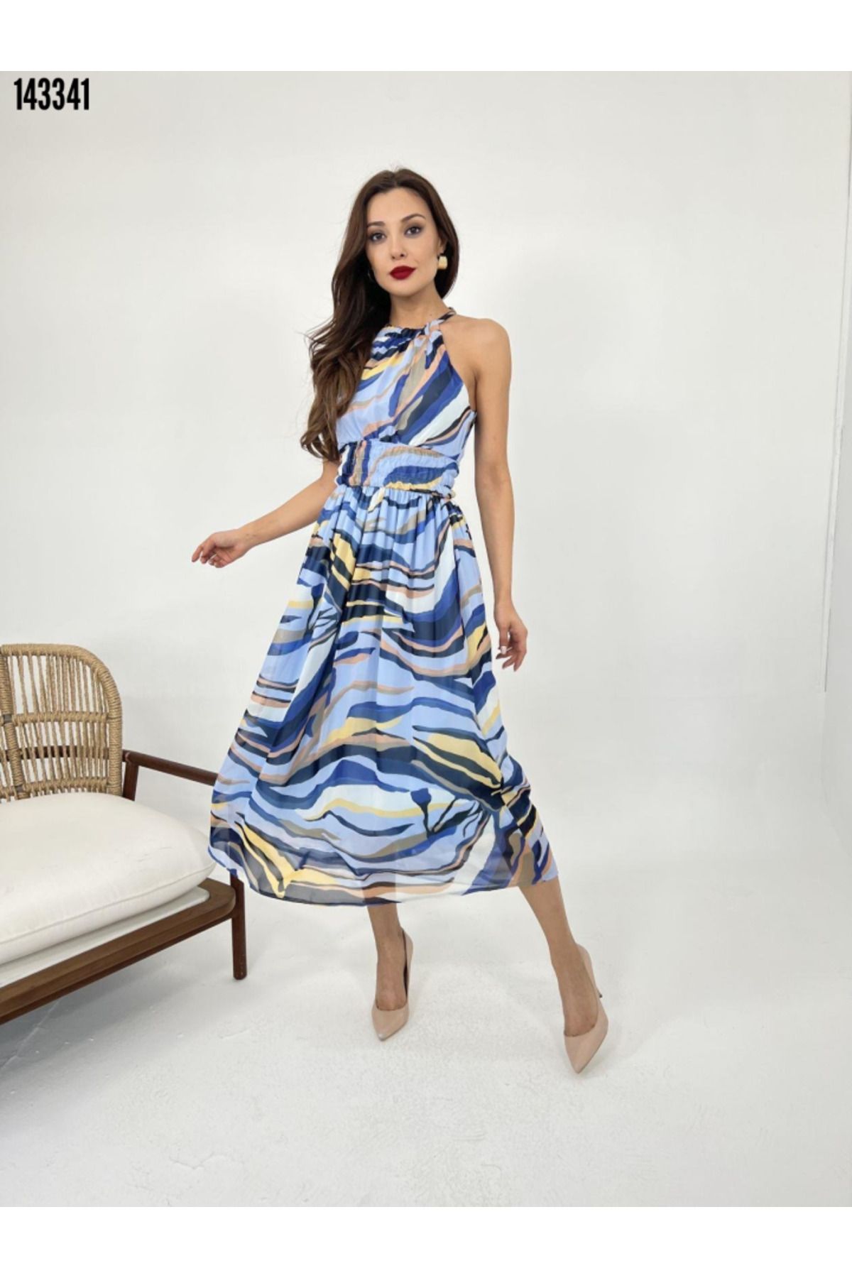 Modayakamoz Kadın Zebra Desen Halter Yaka Beli Lastikli Şifon Elbise Midi Boy