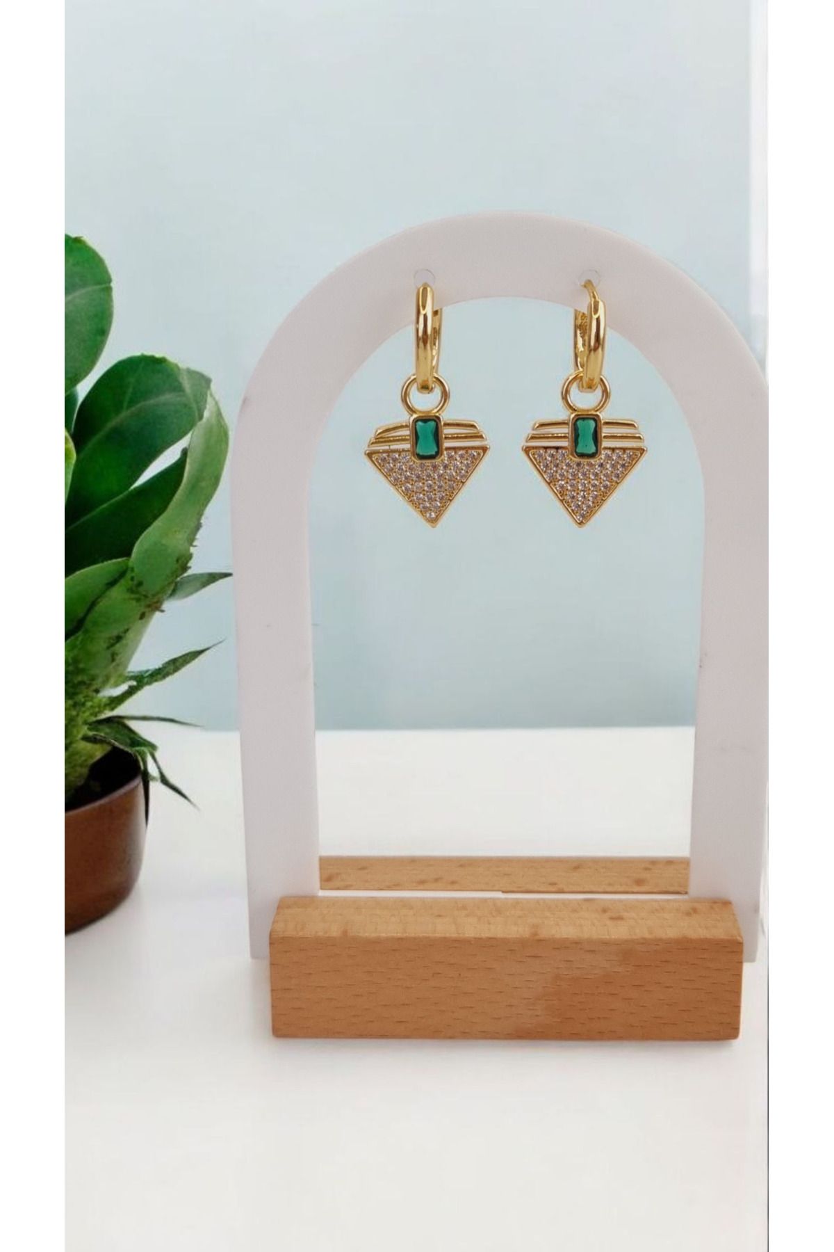 İNİTİUM Premium Seri Paslanmaz Çelik Yeşil Taşlı Gold Küpe