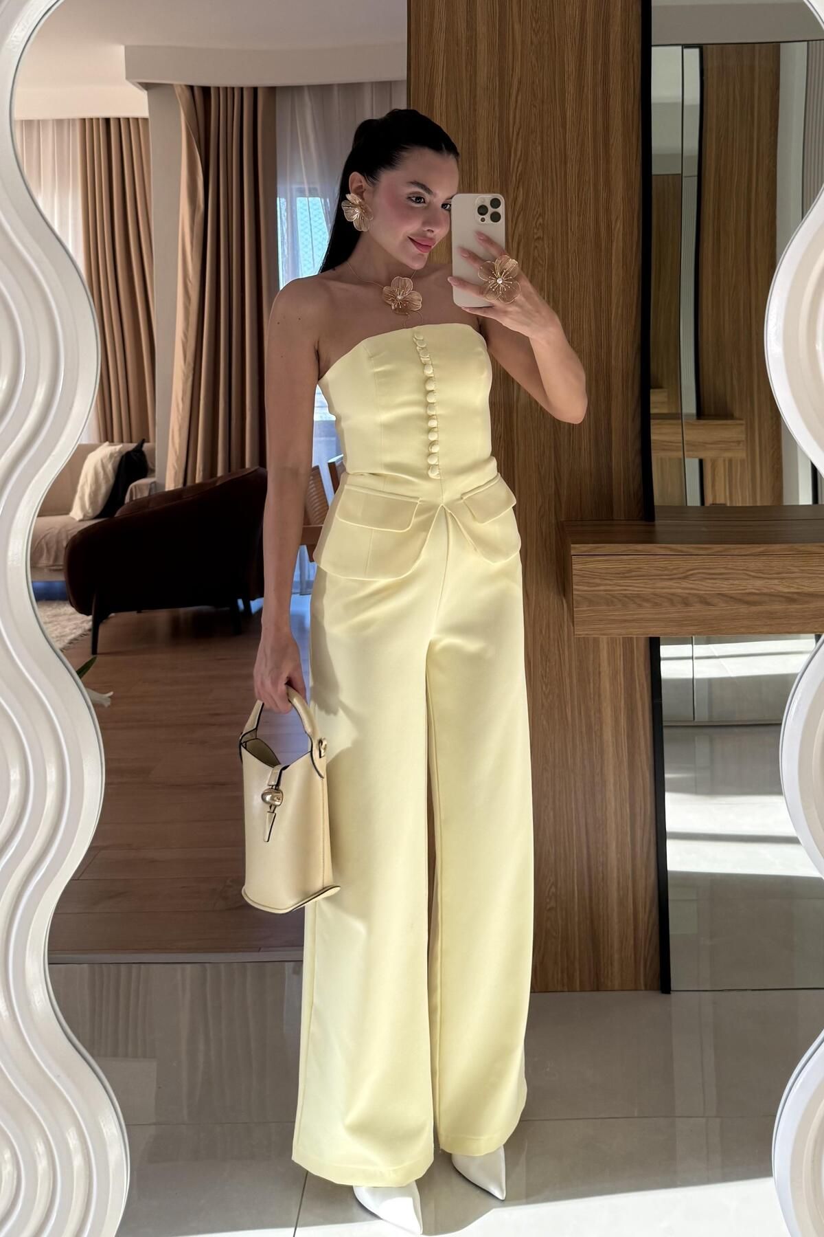 Gizem Ecemiş Michell Sarı Düğmeli Straplez Premium Takım