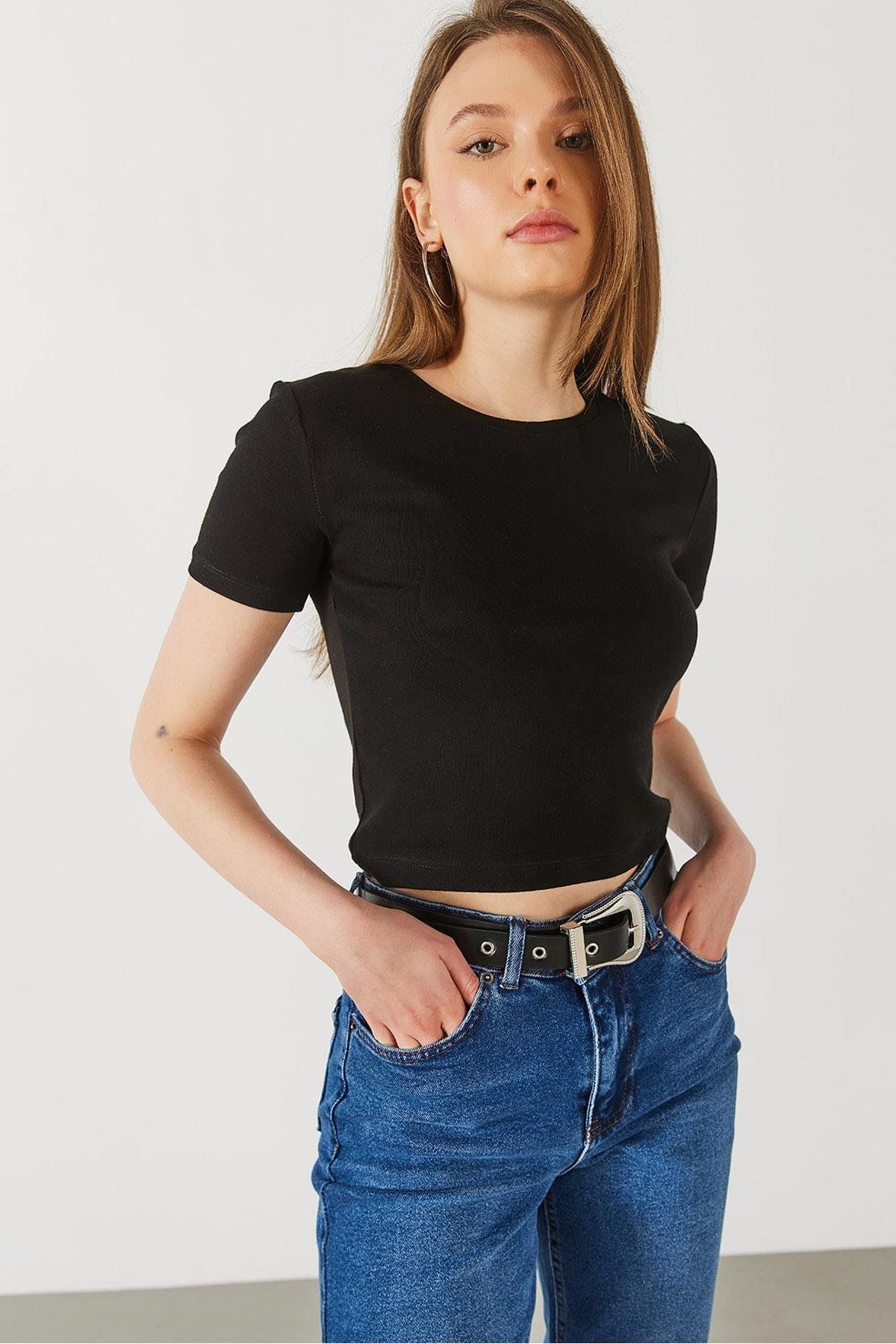 Hadise 24500 Bisiklet Yaka Crop Siyah