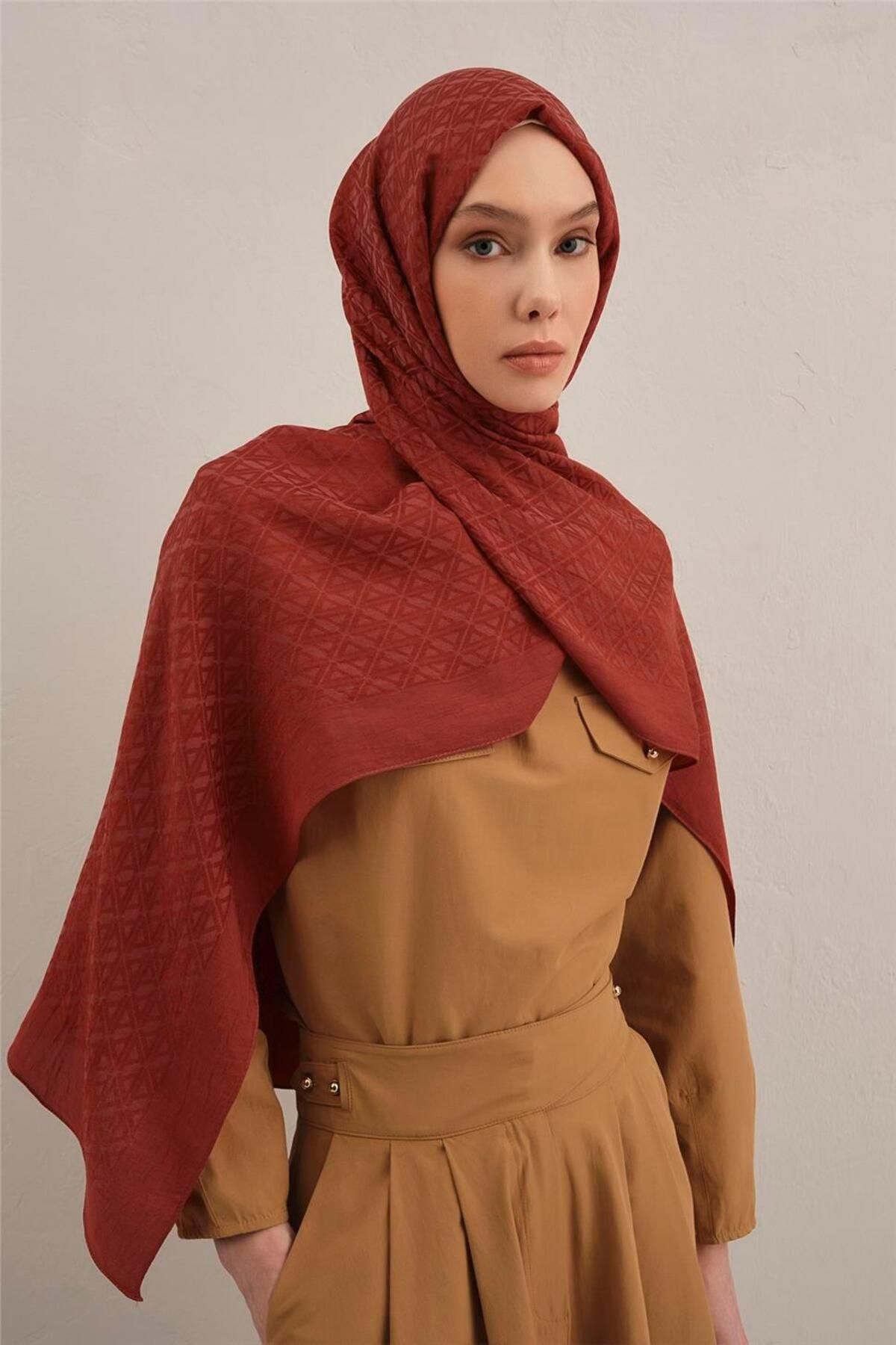 Armine Lyocell Naia Üçgen Monogram Şal 5 35