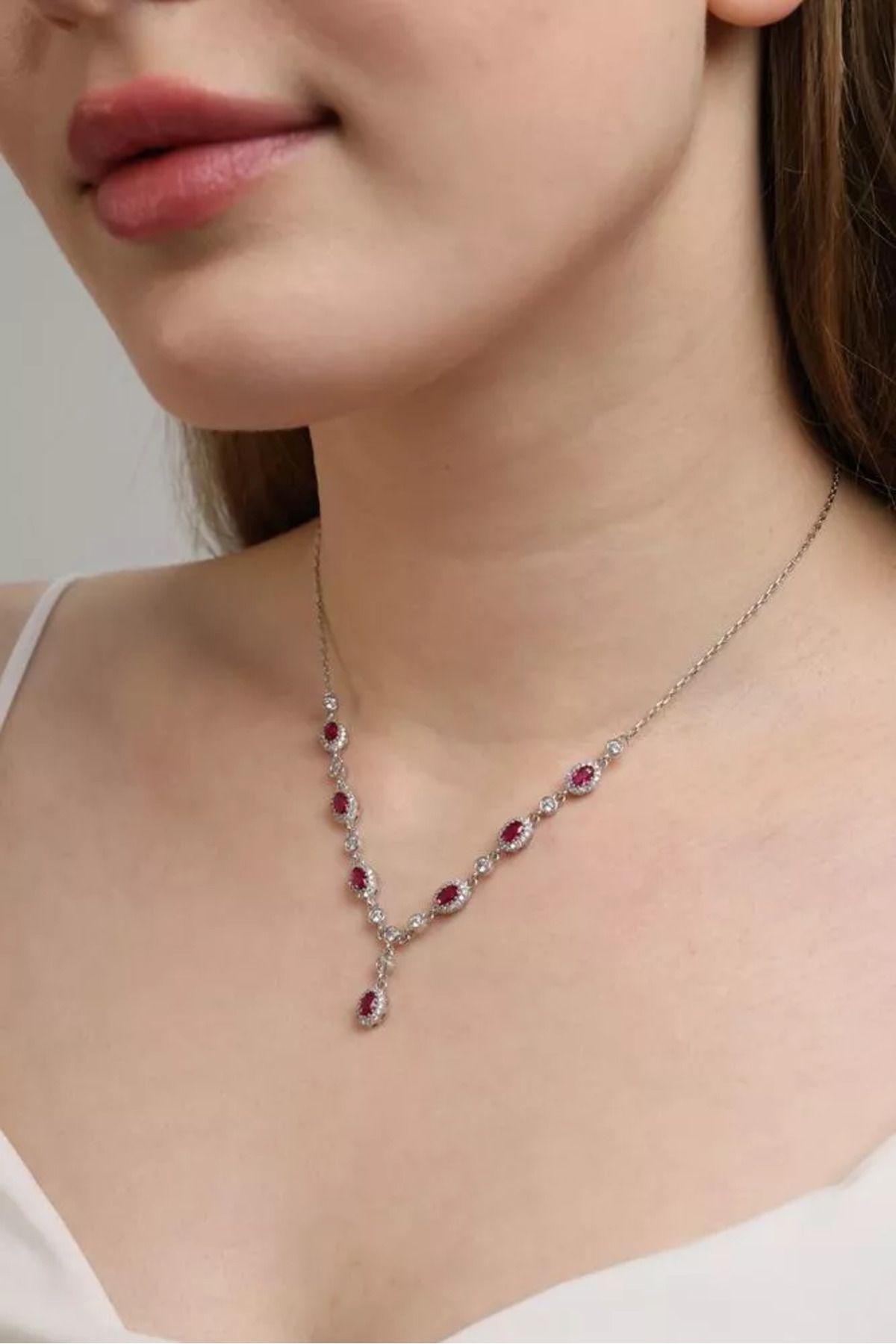 SERHAZİN Y Model Pembe Taşlı Oval Kolye