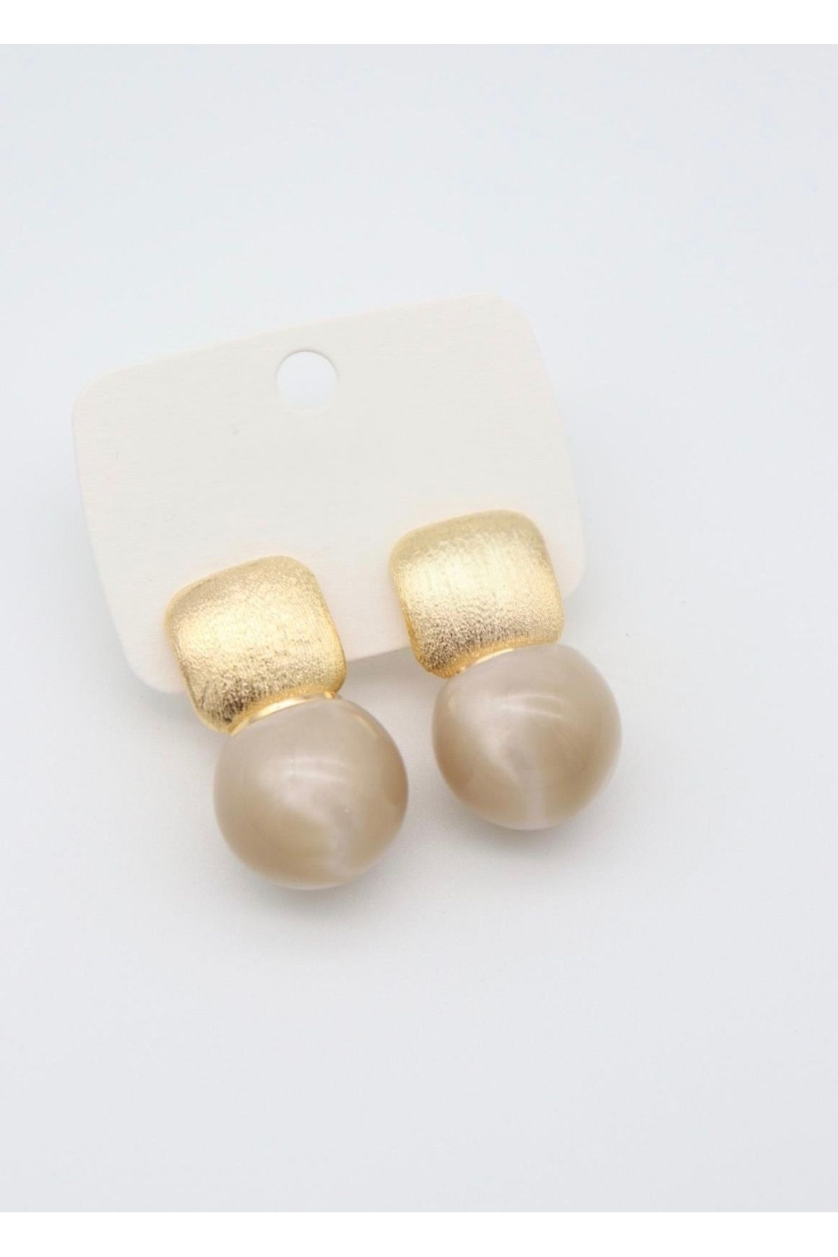Nyla Design Kare Gold Plakalı Boncuk Sallantılı Çelik Küpe