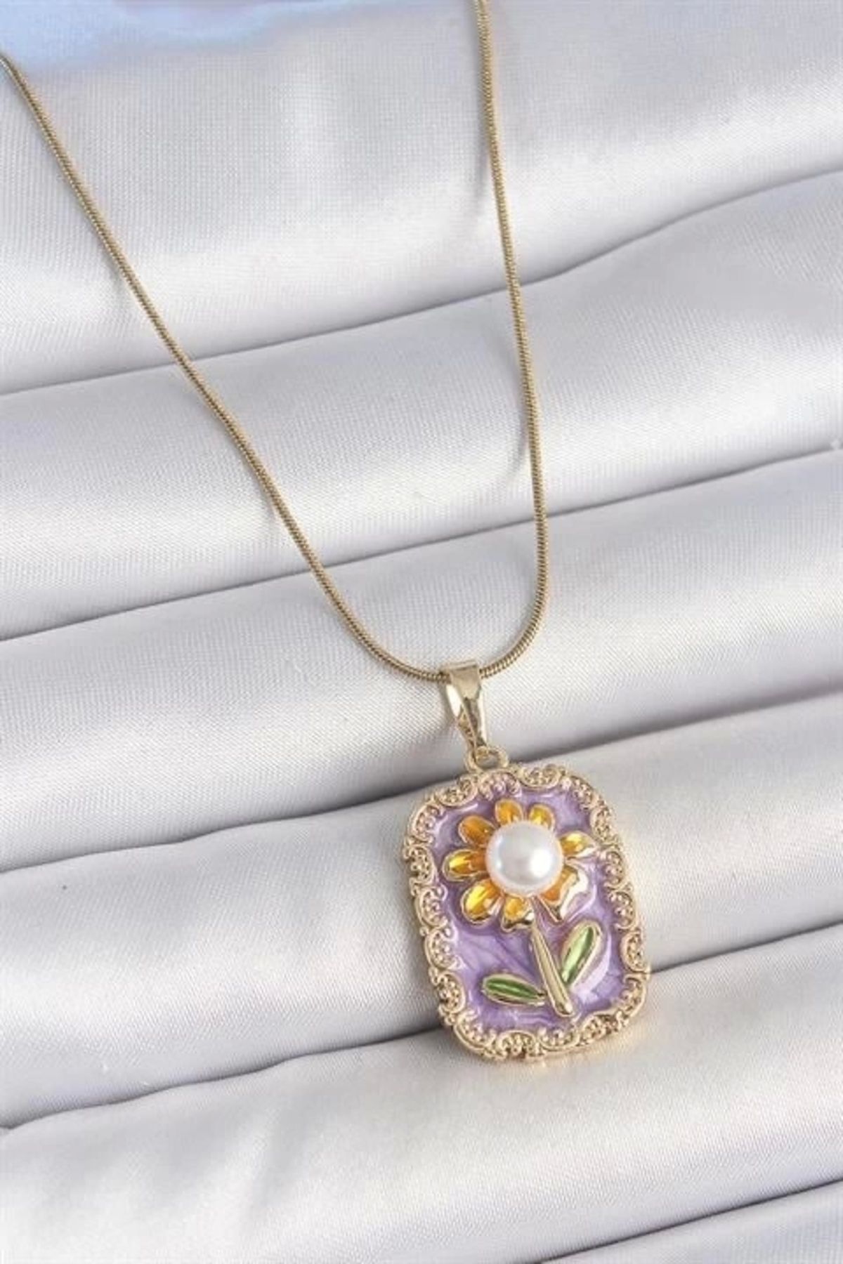 FASHIONLINE 316L Çelik Gold Renk Zincir Mor Mineli İncili Papatya İşlemeli Portre Model Kadın Kolye