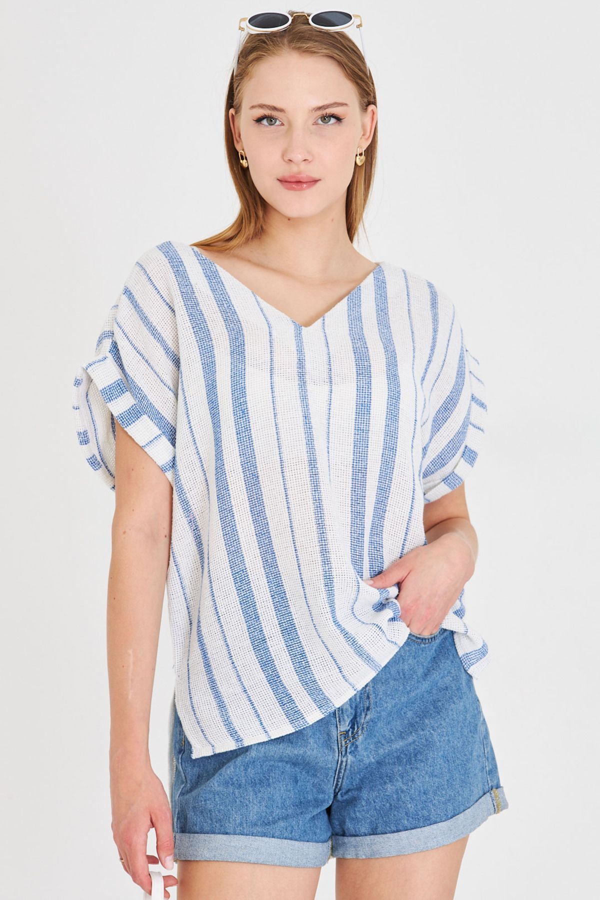 armonika Kadın Saks V Yaka Yanları Yırtmaçlı Arkası Uzun Duble Kol Detaylı Oversize Bluz ARM-25Y001056