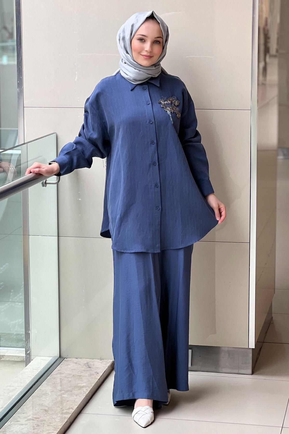 Nurcan Çetin Gömleği Çizgili Ve İşlemeli Pantolonlu Takım
