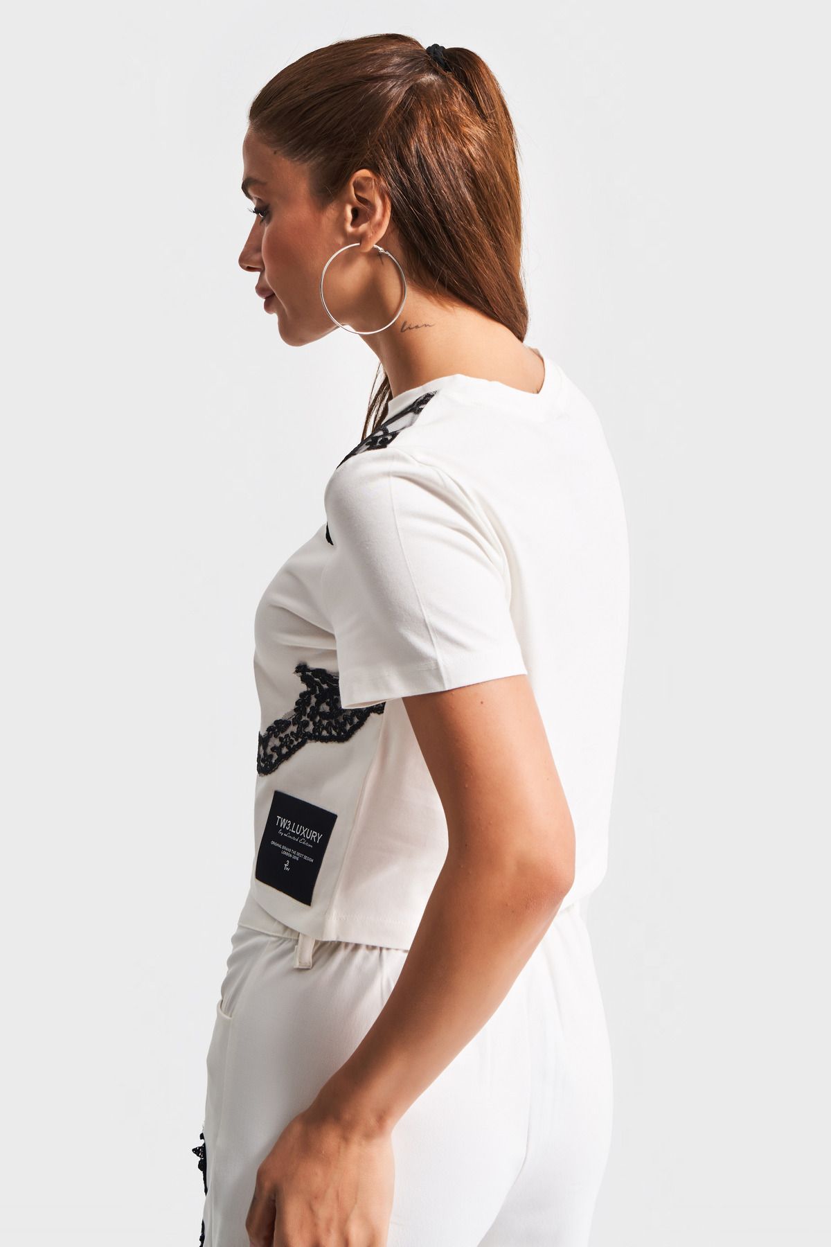 its basic-Dámské tričko Ecru Barva Černá Krajka Detailní Design 100% bavlna 5