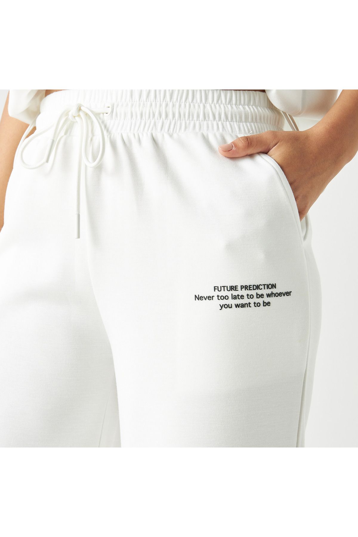 FAV-Typography Print Joggers with Drawstring Closure and Pockets 4