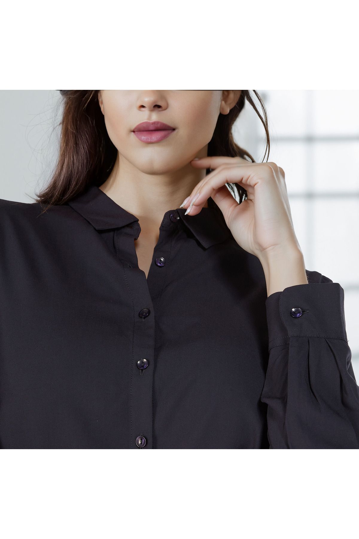 FAV-Shirt with Long Sleeves and Button Closure 3
