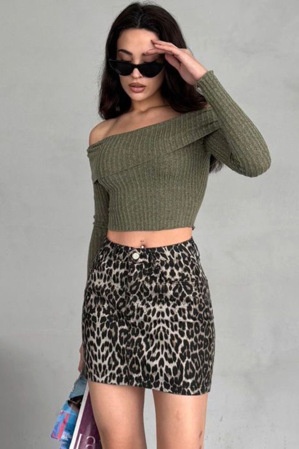 MissThetis Leopar Desenli Düğmeli Fermuarlı 5 Cepli Yüksek Bel Likralı Kısa Mini Boy Şık Tarz Denim Kot Etek