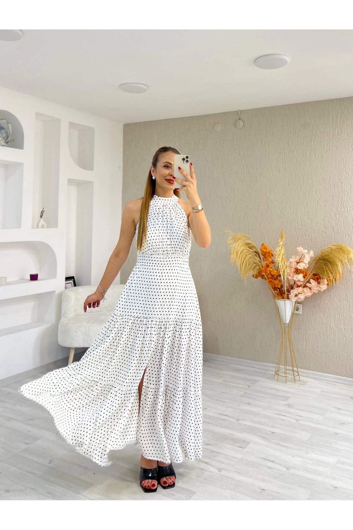 İrka Moda Viskon Kumaş Halter Yaka Puantiyeli Elbise Beyaz