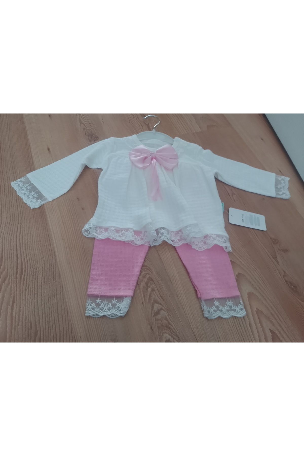 eflanmoda pembe beyaz dantel detaylı 0 _1 yaş arası pamuklu kız çocuk alt-üst takım