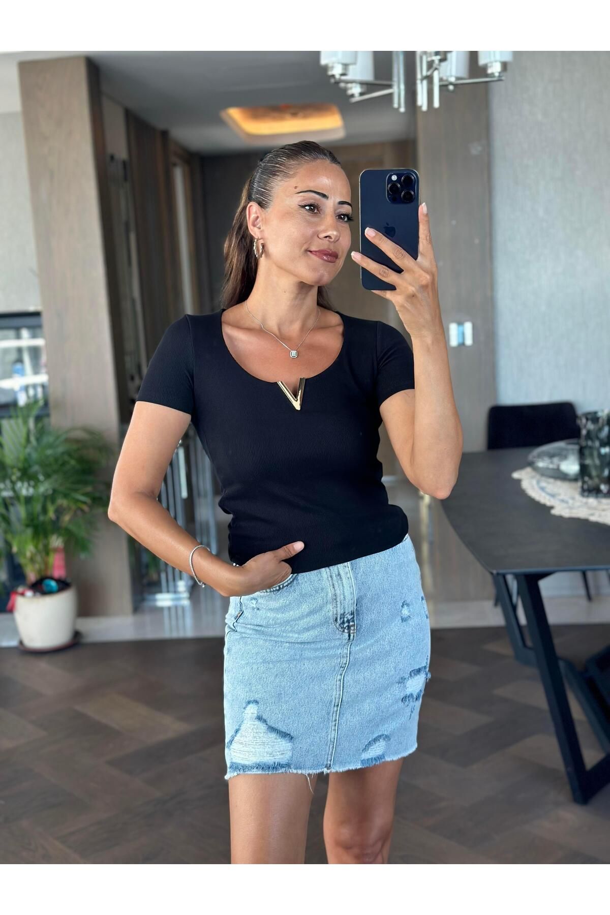 Forlady Butik Siyah U Yaka Kısa Kol Gold V Demirli Kaşkorse Kadın Body