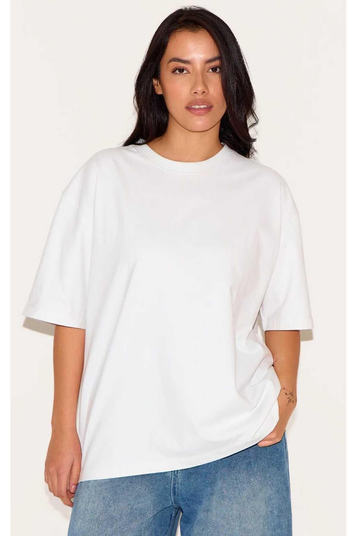 LADY HAZAL Siyah Bisiklet Yaka Oversize Tshirt Büyük Beden Kompakt Penye Rahat Kesim Tişört