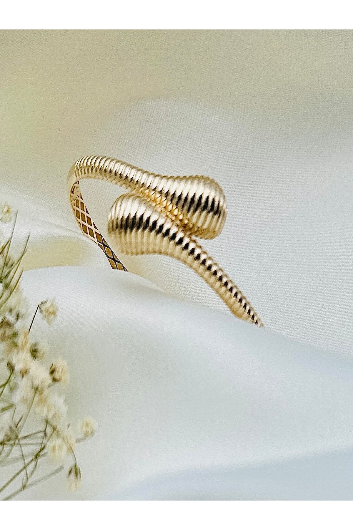 Adel Gold 14 Ayar Kadın Sade istiridye Model Kelepçe-Bilezik-9,93 GR