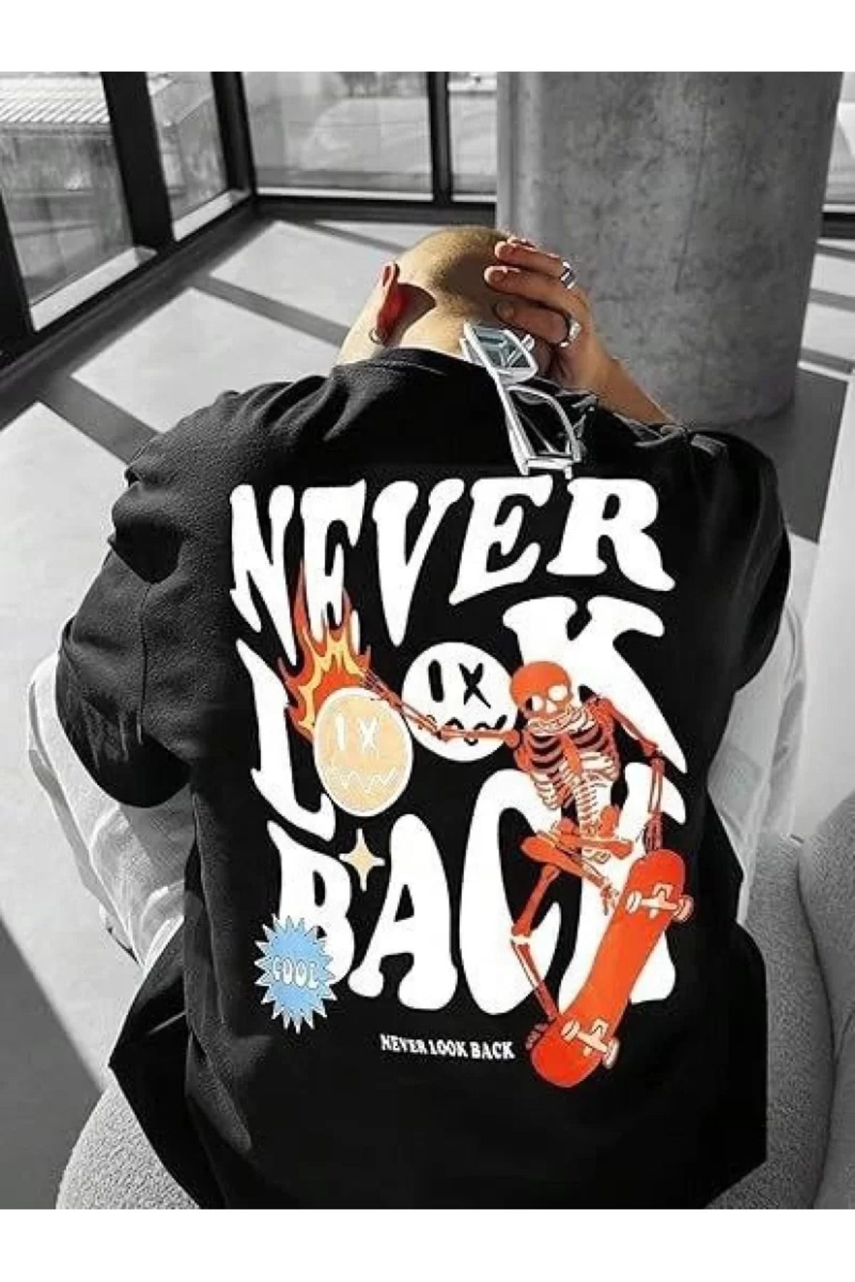 BBbutik ''Never Look Back'' Erkek Bisiklet Yaka Kısa Kol Baskılı T-shirt