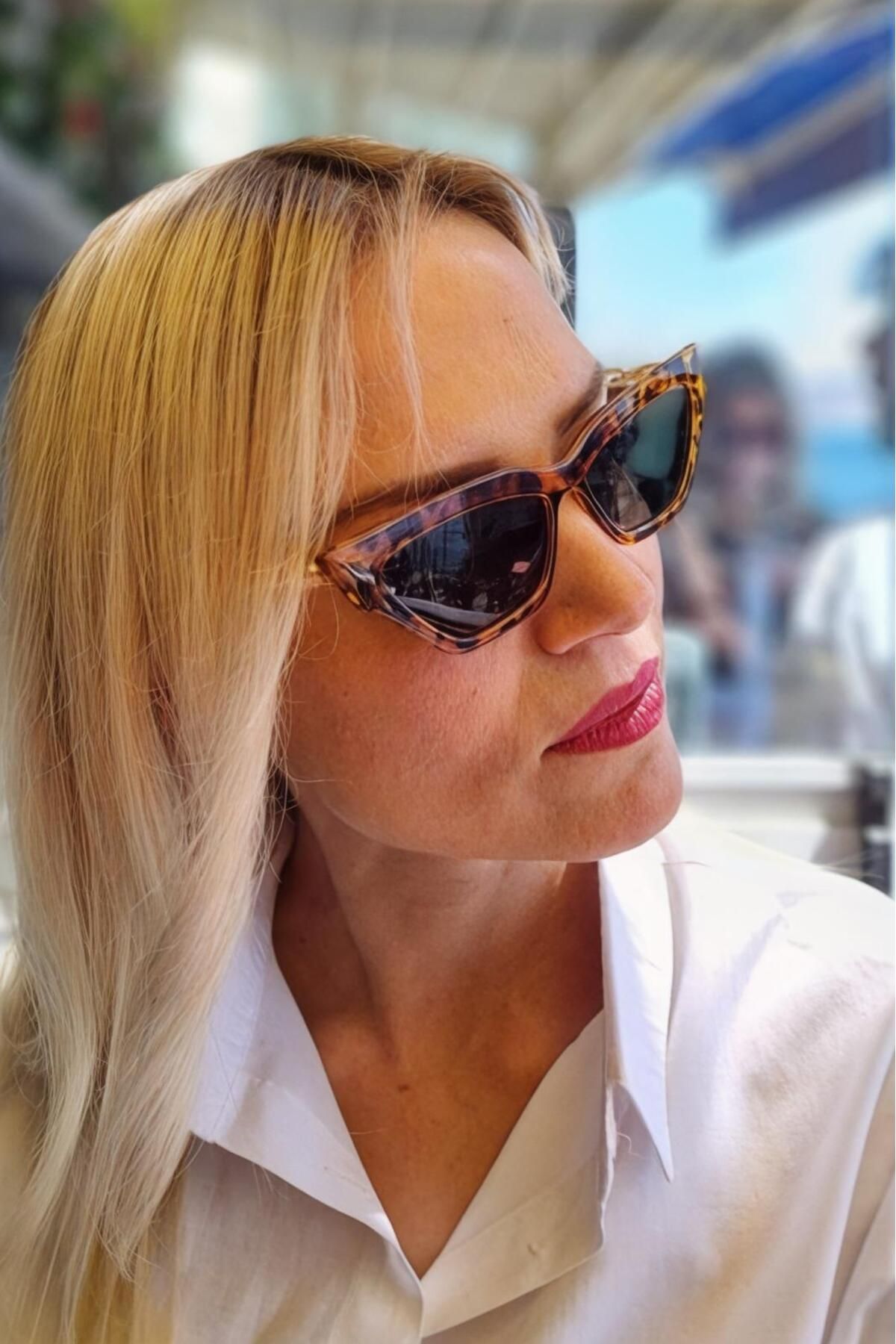 Uniquetrenders Kadın Nikita Cat Eye Zincir Saplı Vintage Model Güneş Gözlüğü