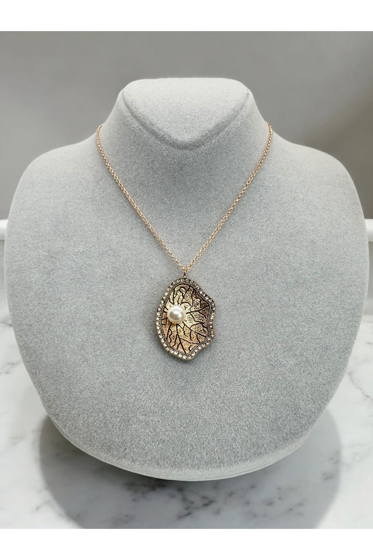 FUYA JEWELLERY İstiridye Kolye